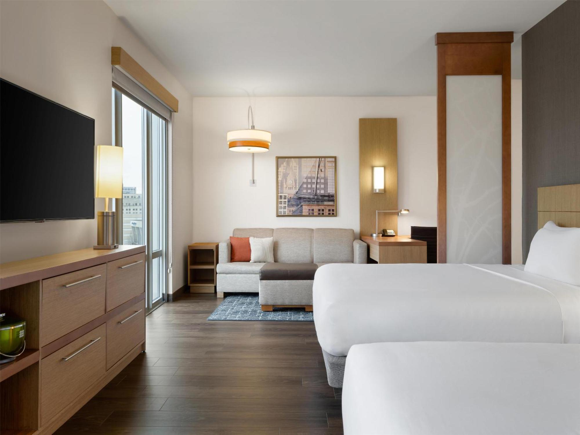 Suite Two Queen Beds Sofa Bed