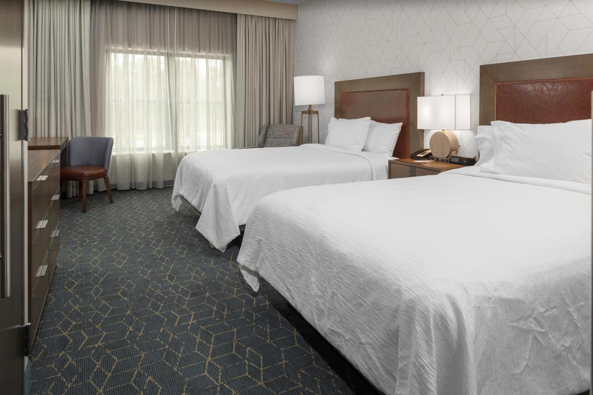 Two-Room Suite Two Queen Beds