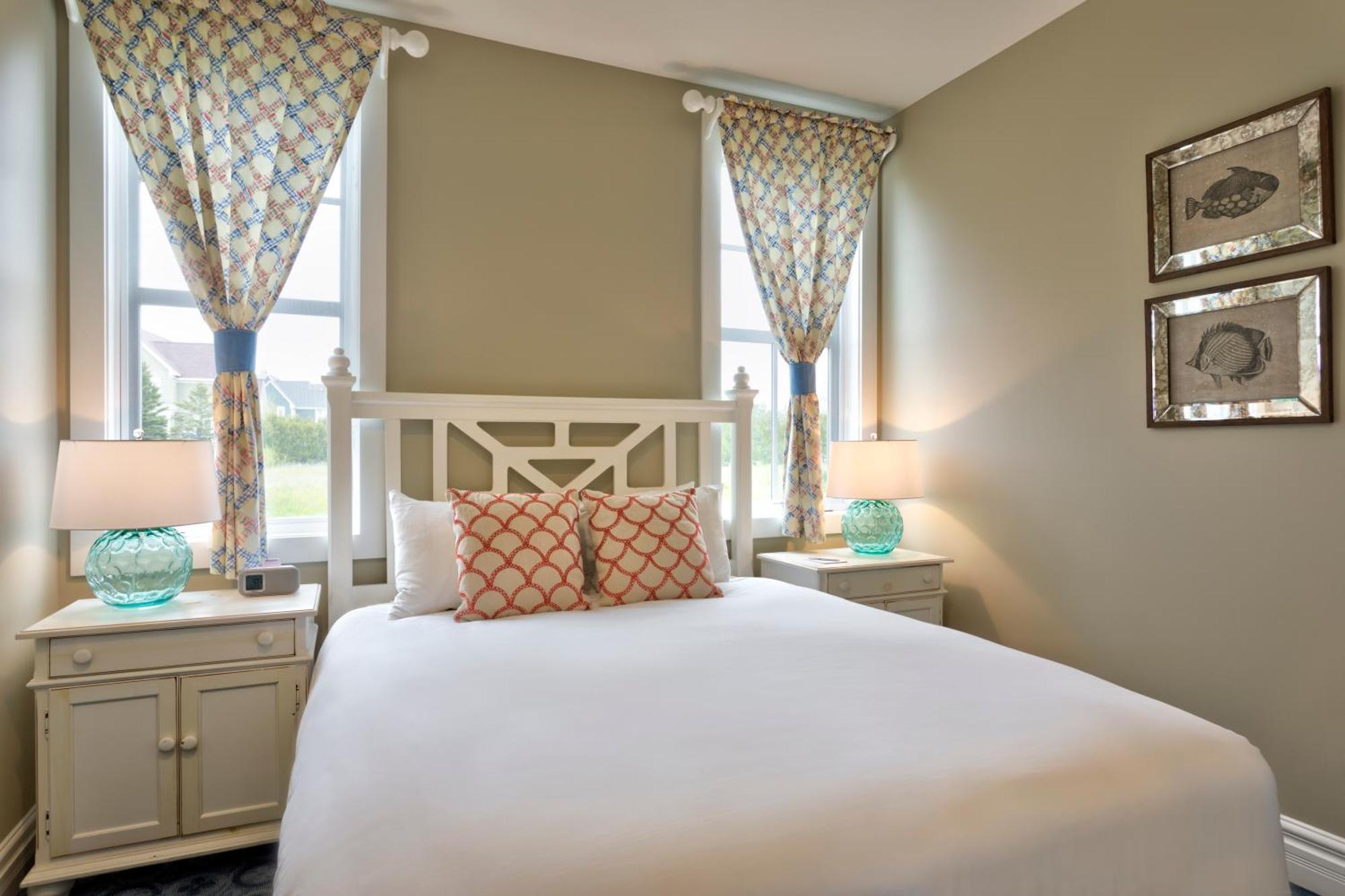 Inn Cottages Two Bedroom Lakeside Cottage,1769965547:JPEG