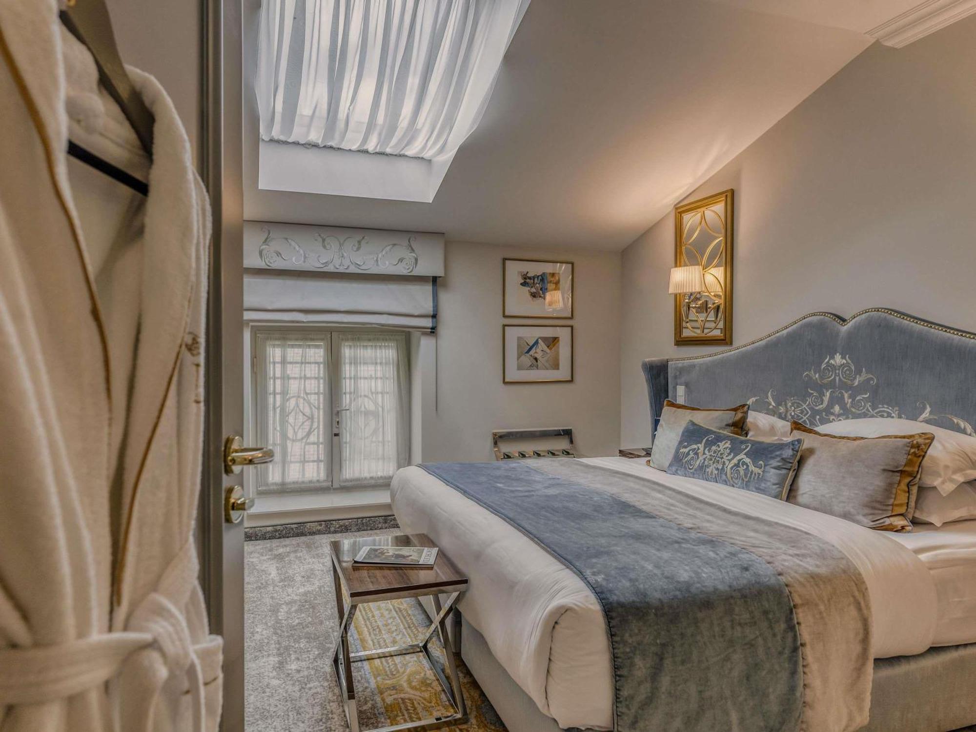 Junior King Suite