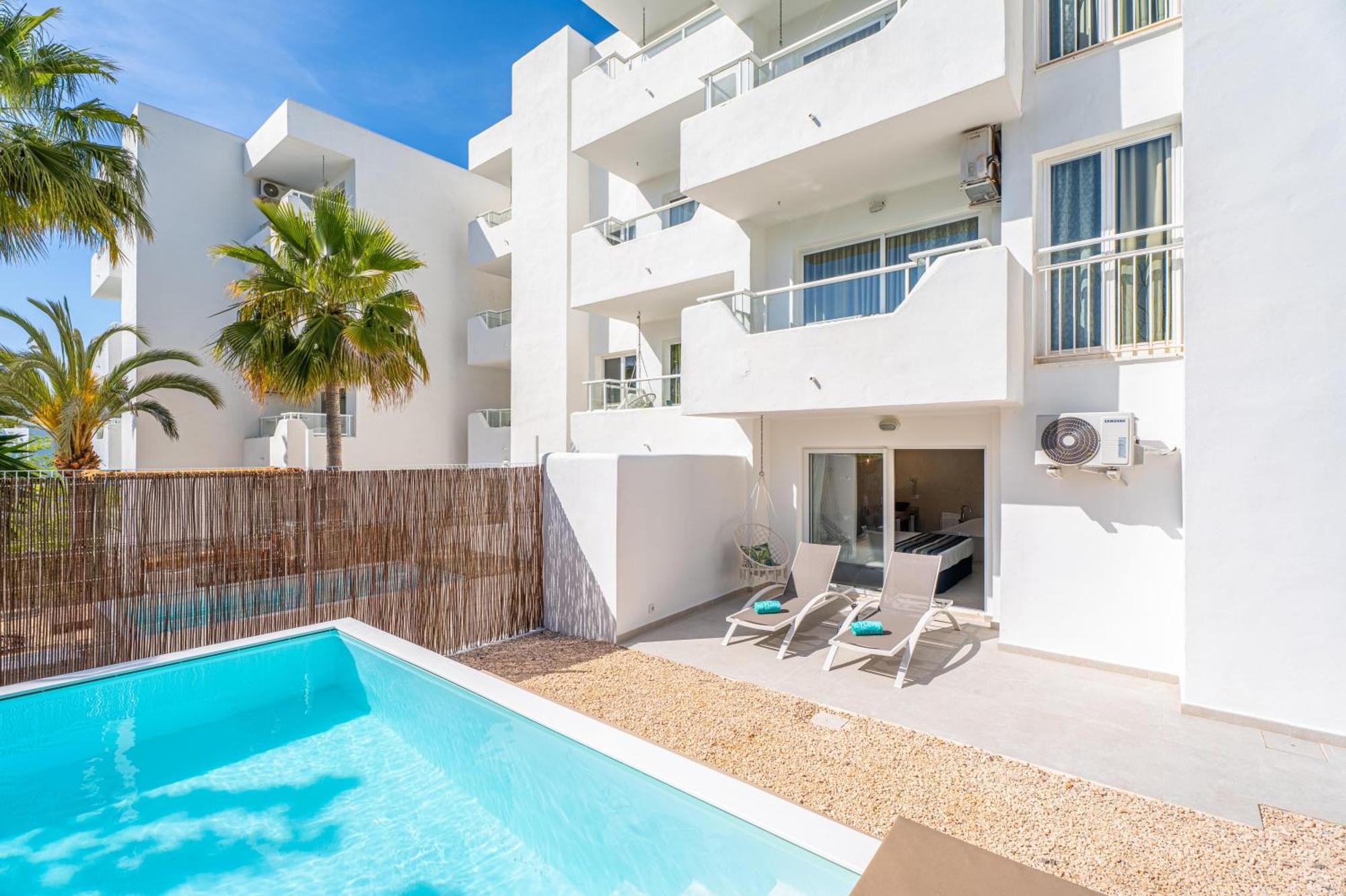 Two Bedroom Apartment Private Pool