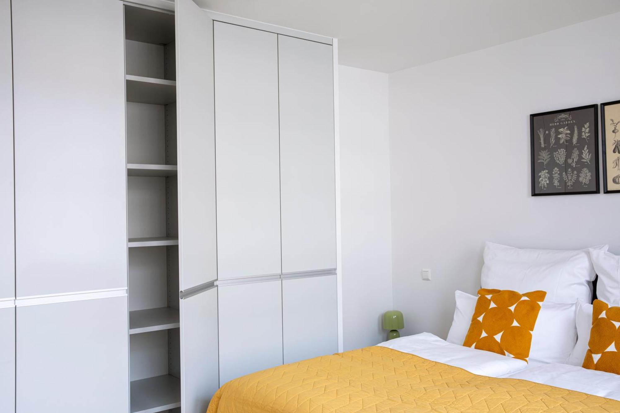 One-Bedroom Deluxe Apartment