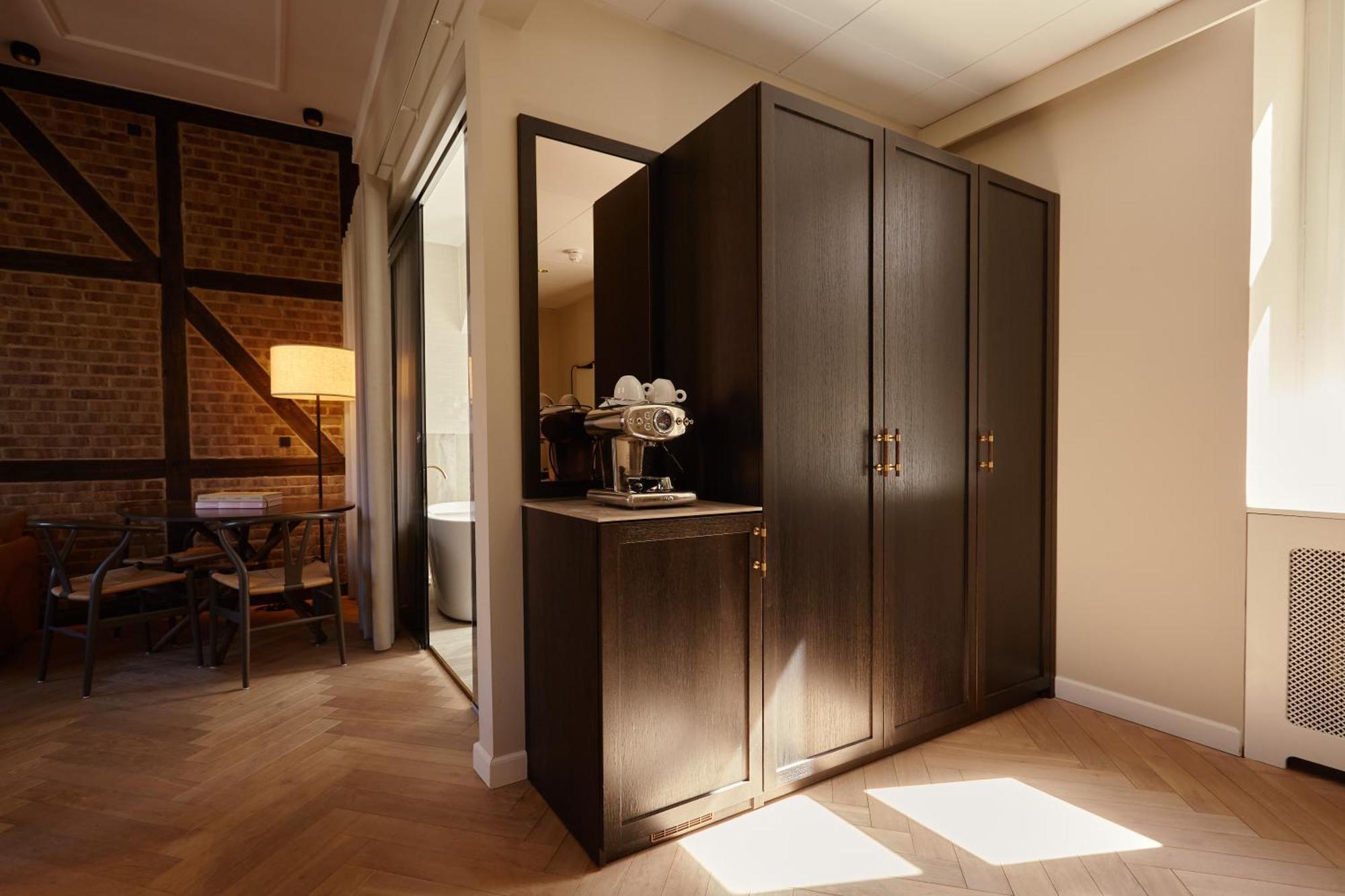 Signature Suite