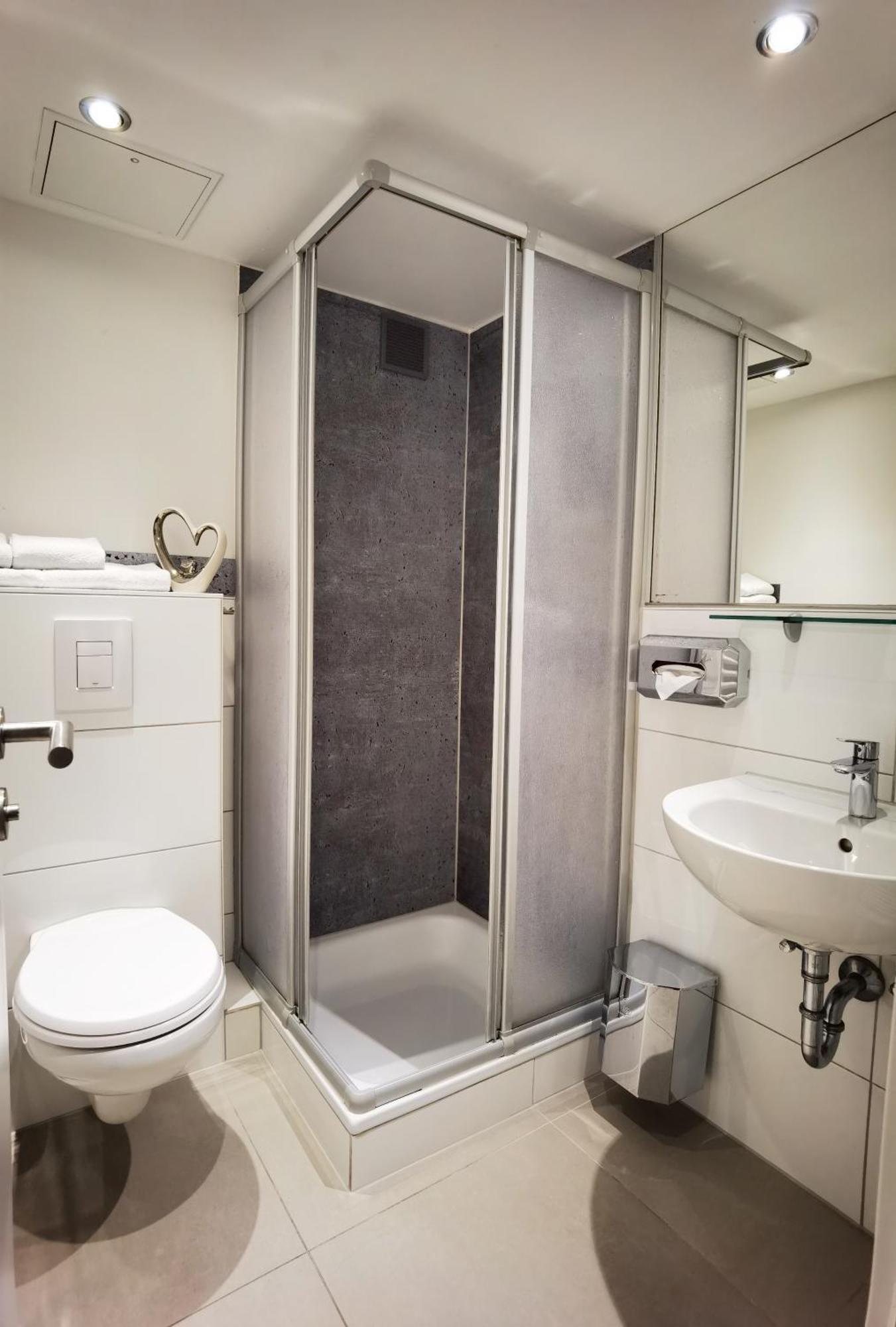 Triple Room,1770439228:JPEG
