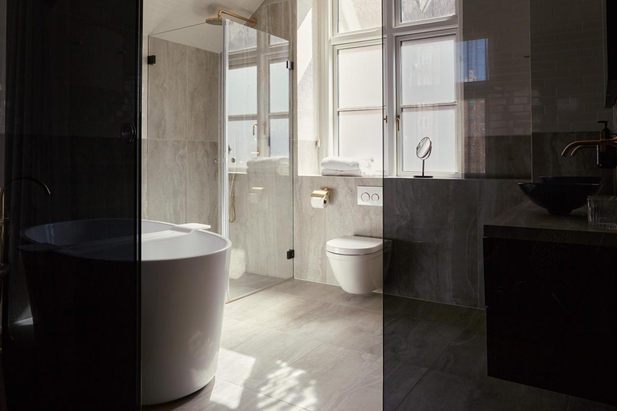 Signature Suite