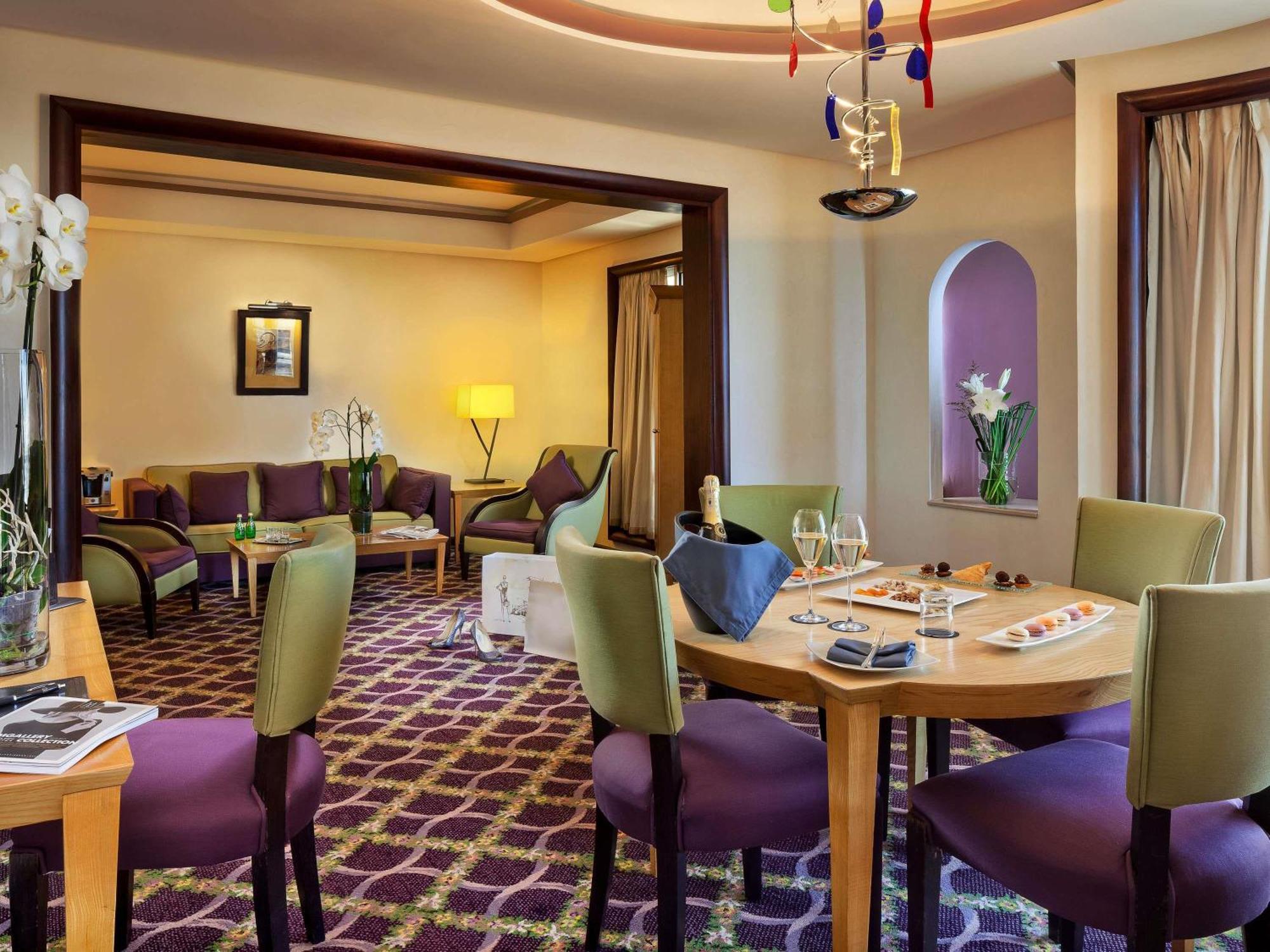 Deluxe King Suite