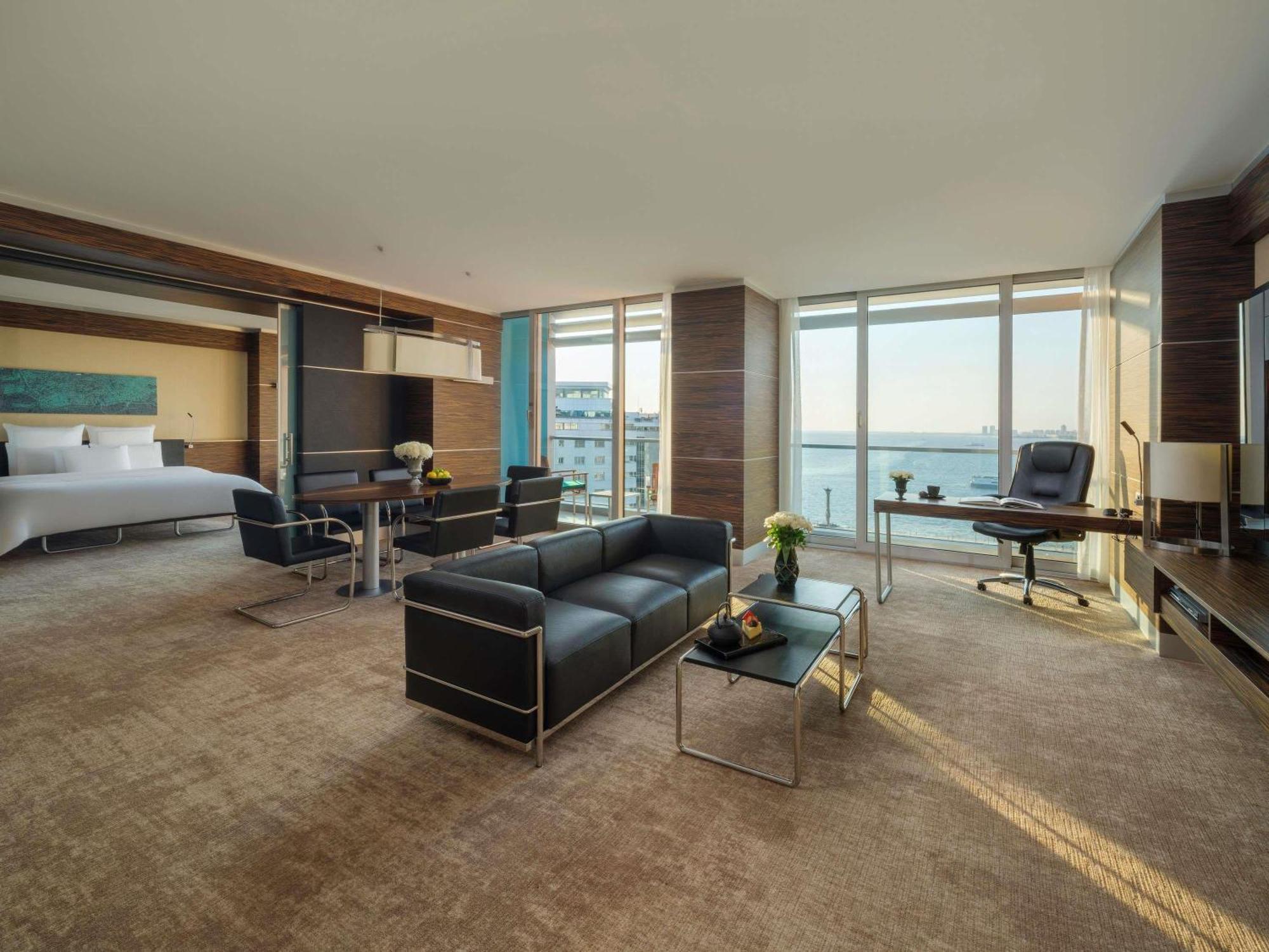 Executive Suite Sea View,1771712974:JPEG