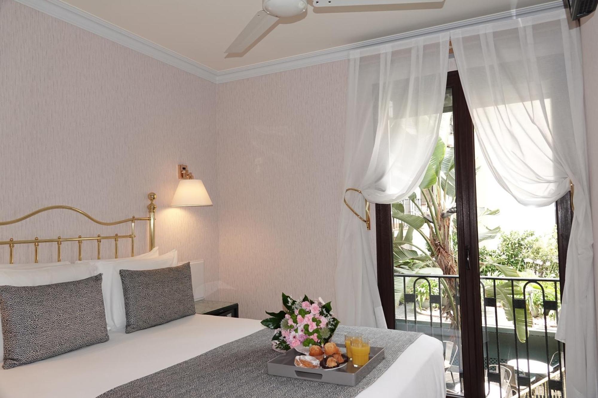 Superior Double or Twin Room Garden View