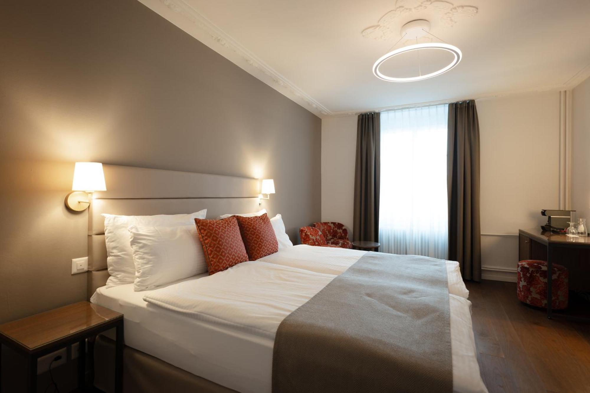 Double room city side 12m2
