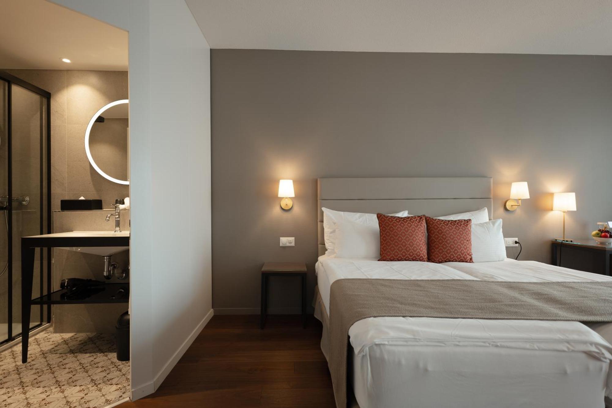 Double room city side 14m2