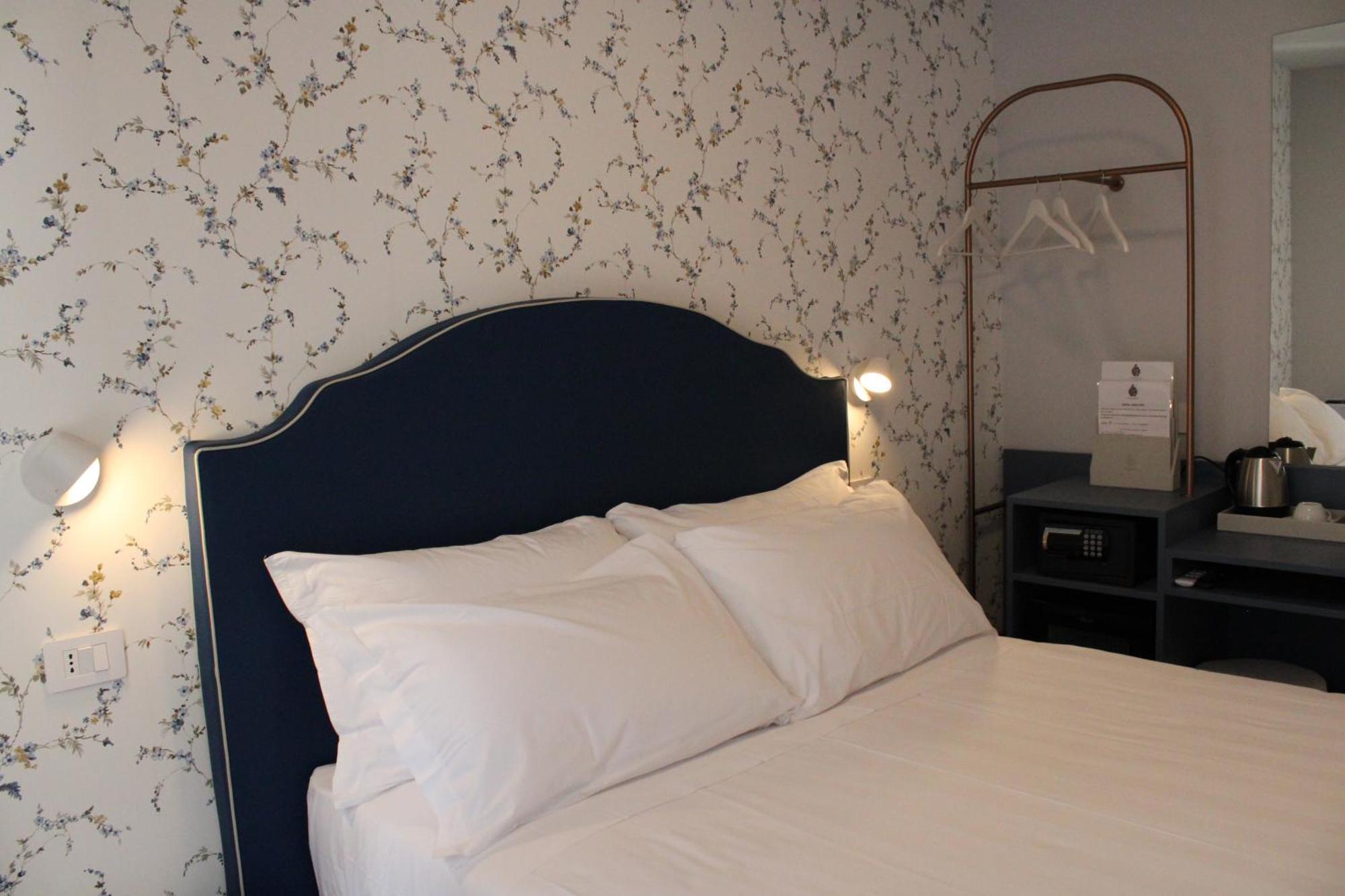 Queen Room,1770480501:JPEG