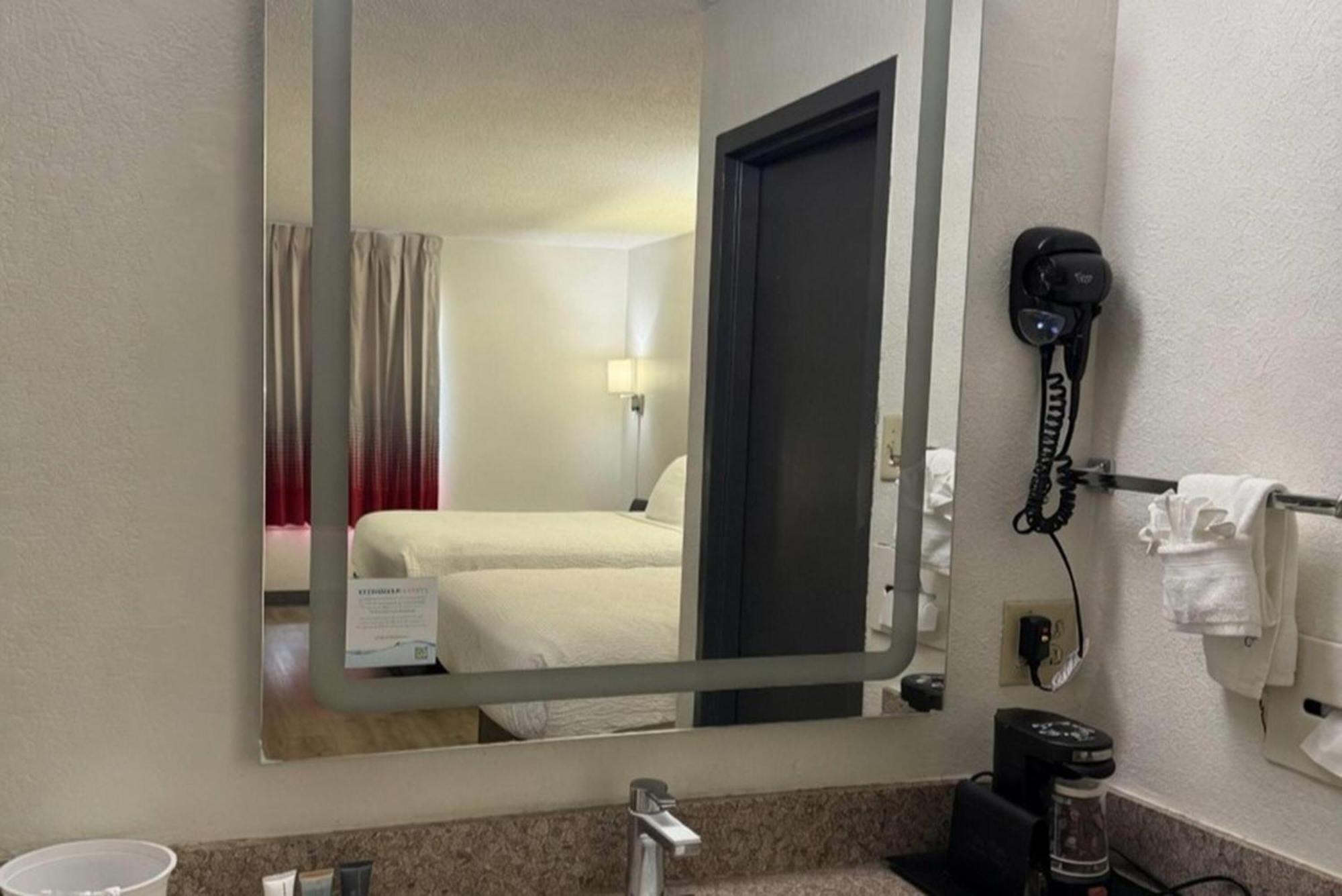 Double Room Two Double Beds Non-Smoking
