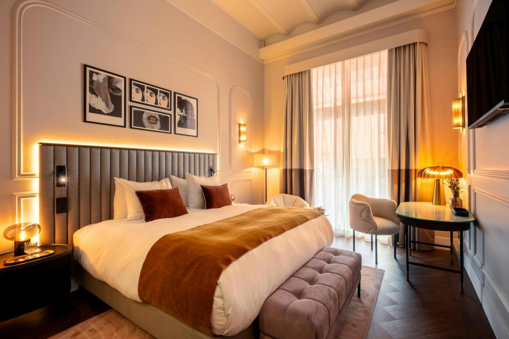 Superior Room 1 King Bed Balcony