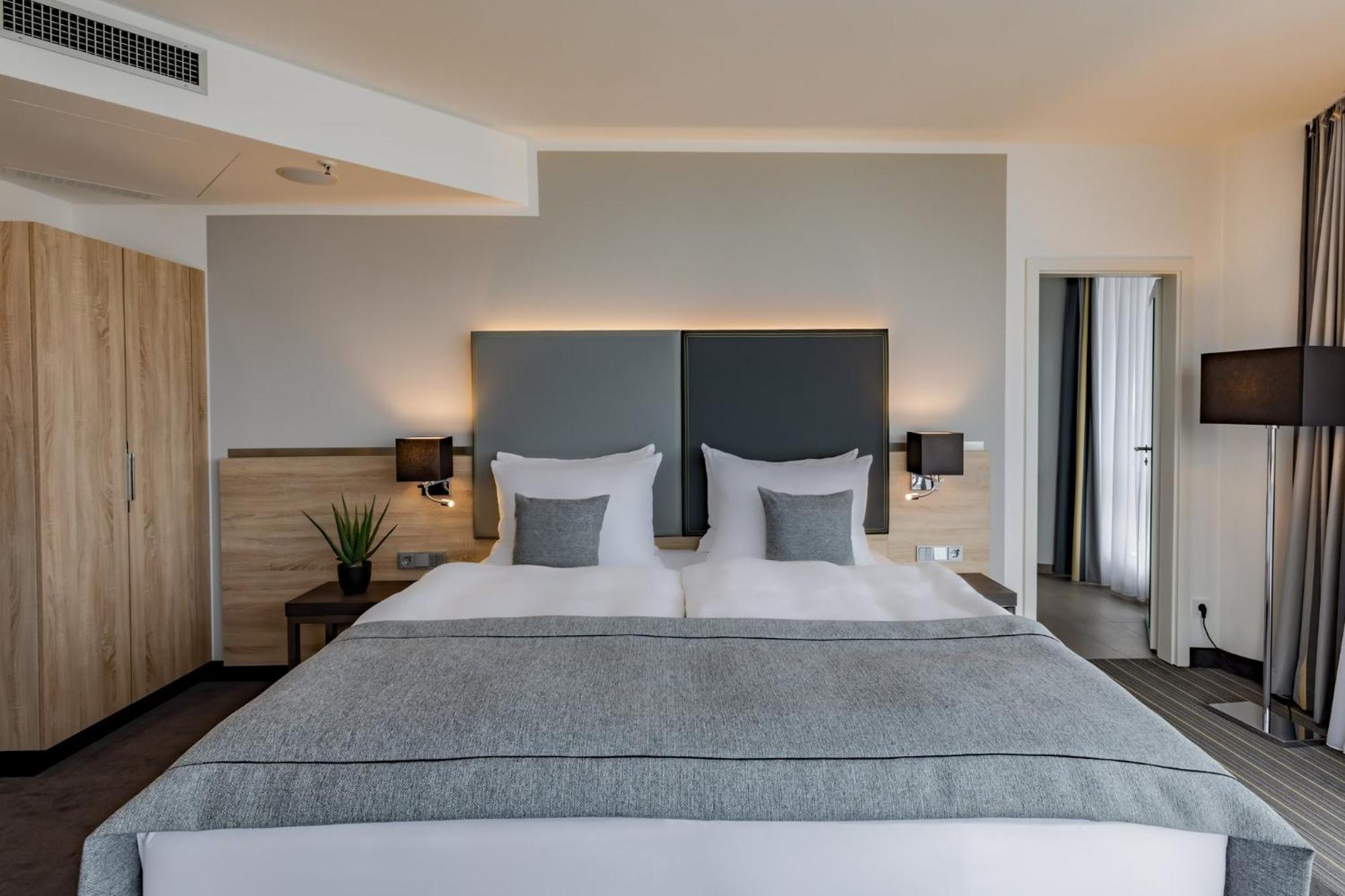Standard Twin Room Two Twin Beds