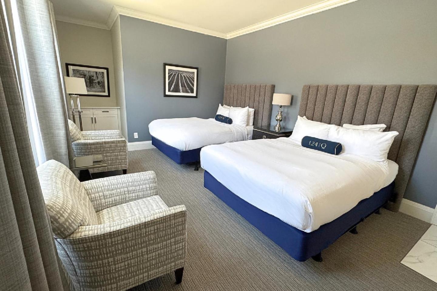 Double Room 2 Queen Beds Gate House Building