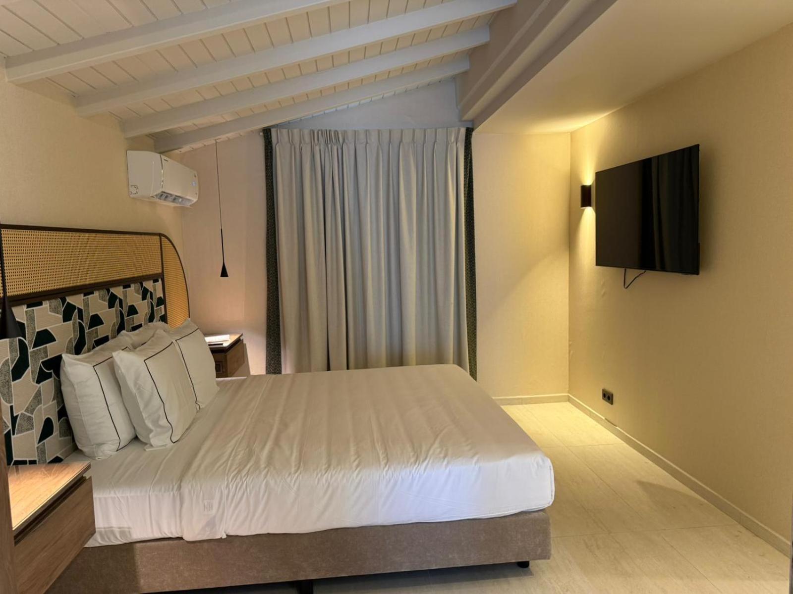 Deluxe Villa,1770515176:JPEG