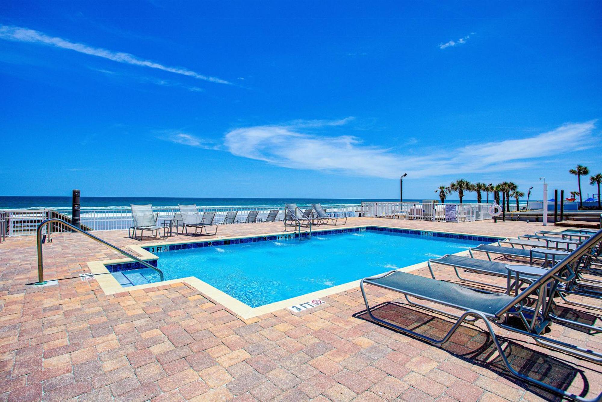 King Room Side Sea View roll shower disability access