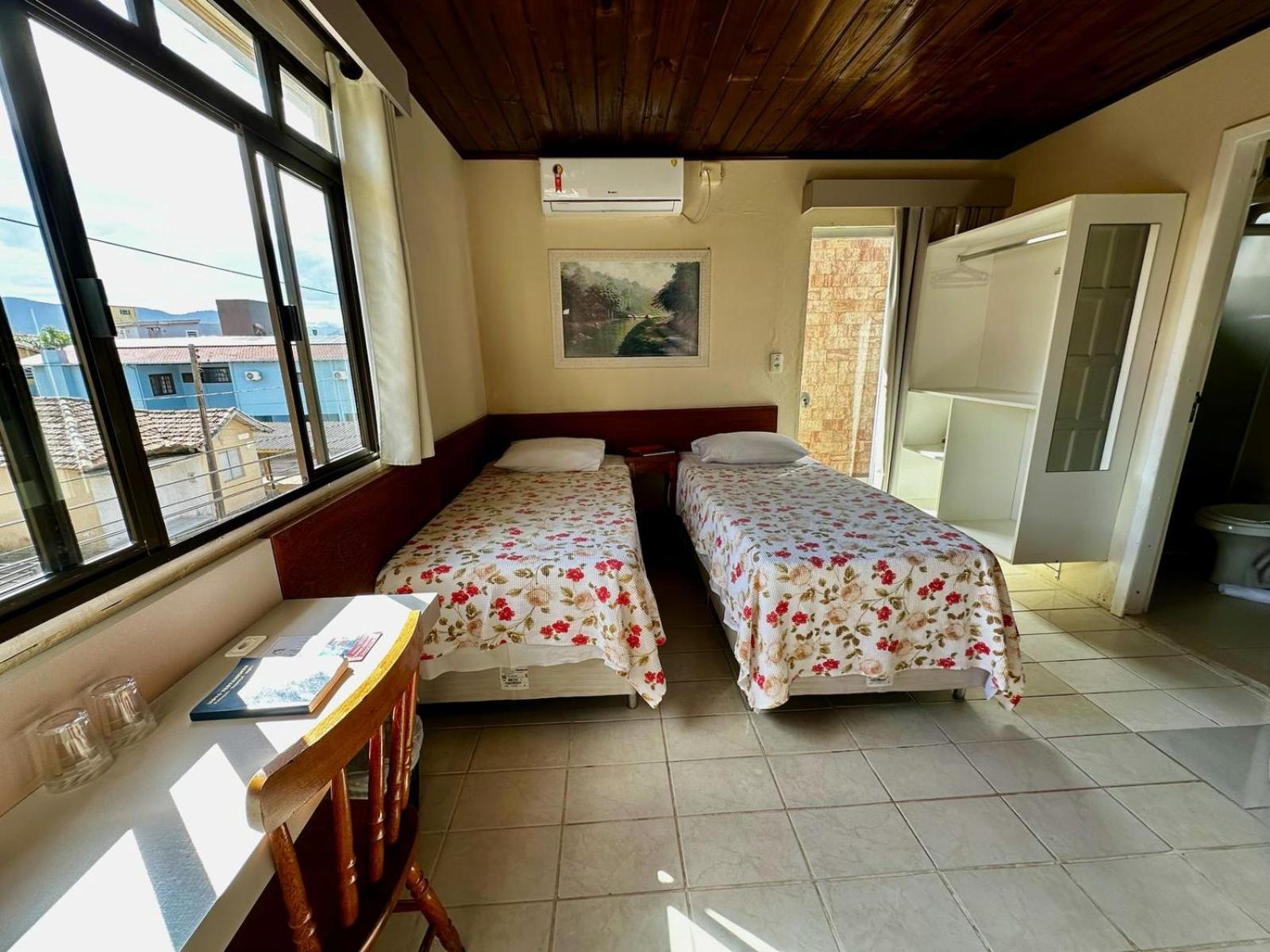Master Triple Room
