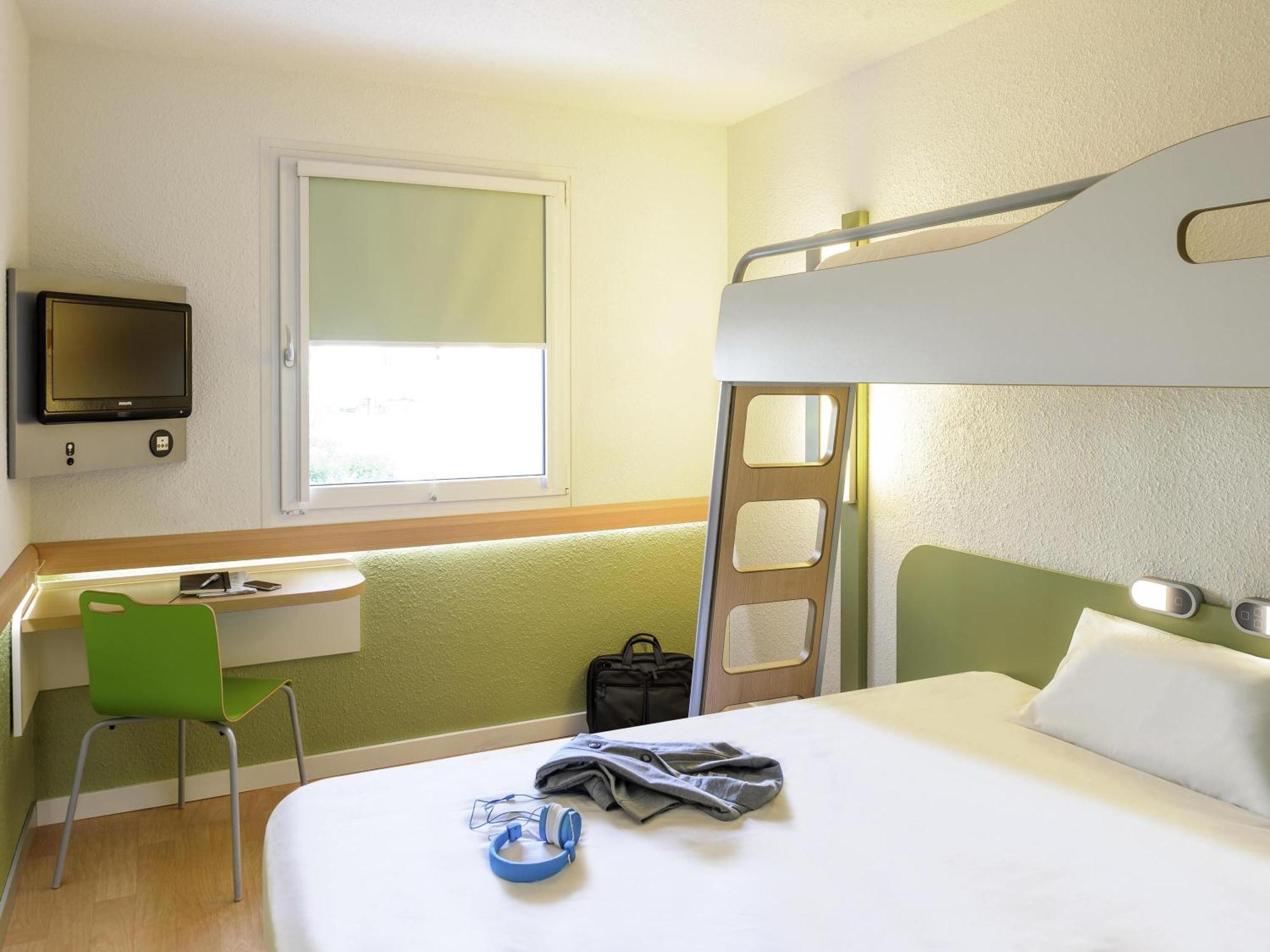 Standard Double Room Mobility Access