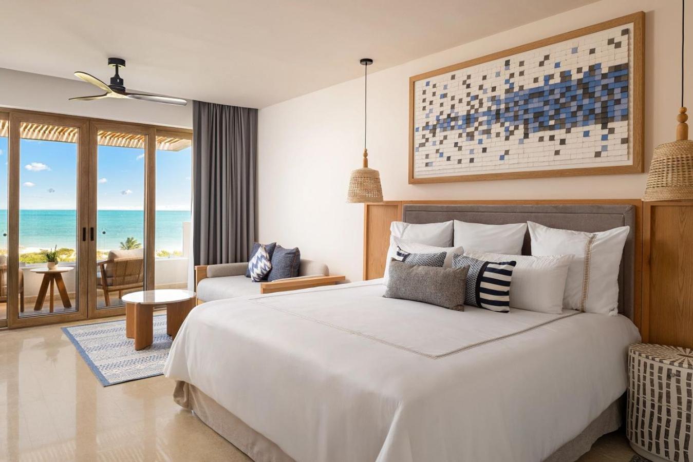 Junior Suite Ocean View King Bed