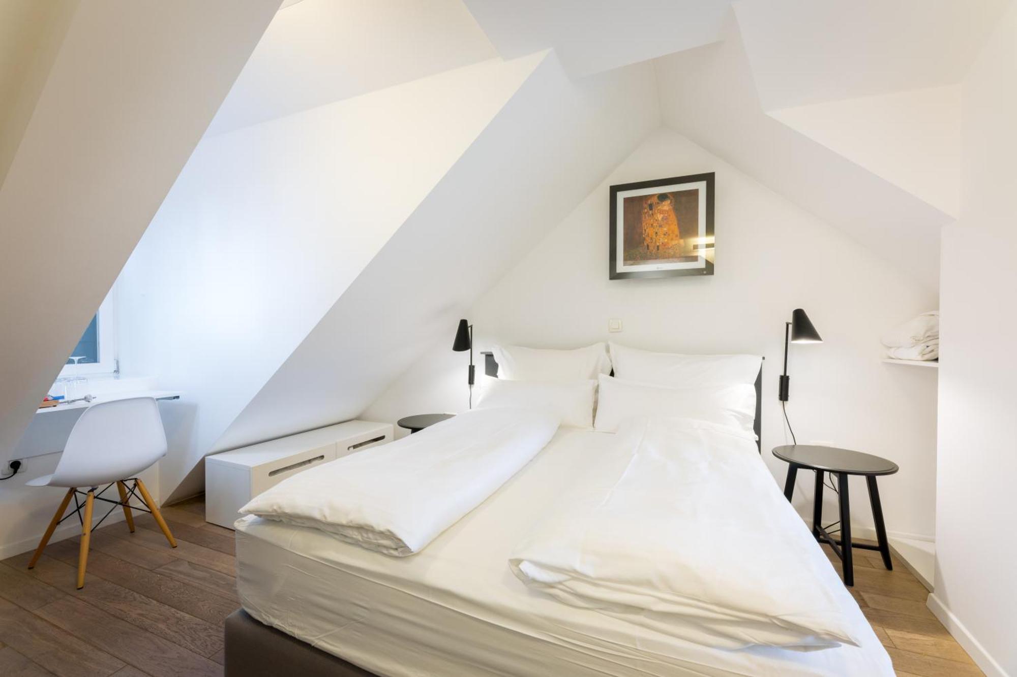 Double Room Attic,1770546181:JPEG