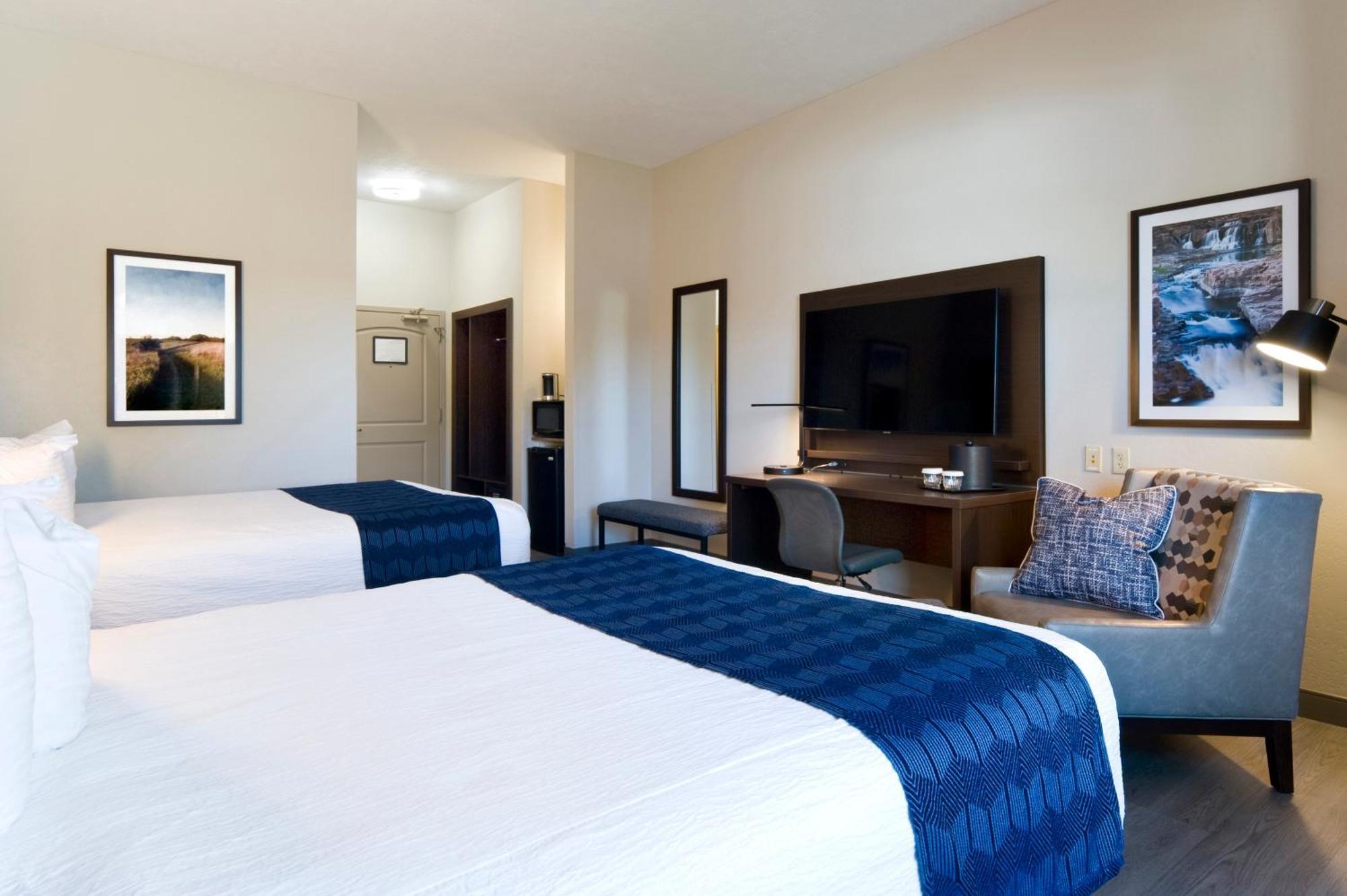 Deluxe Queen Room Two Queen Beds
