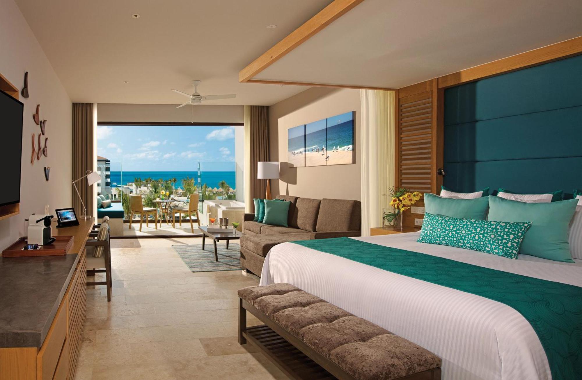 Junior Suite Pool View