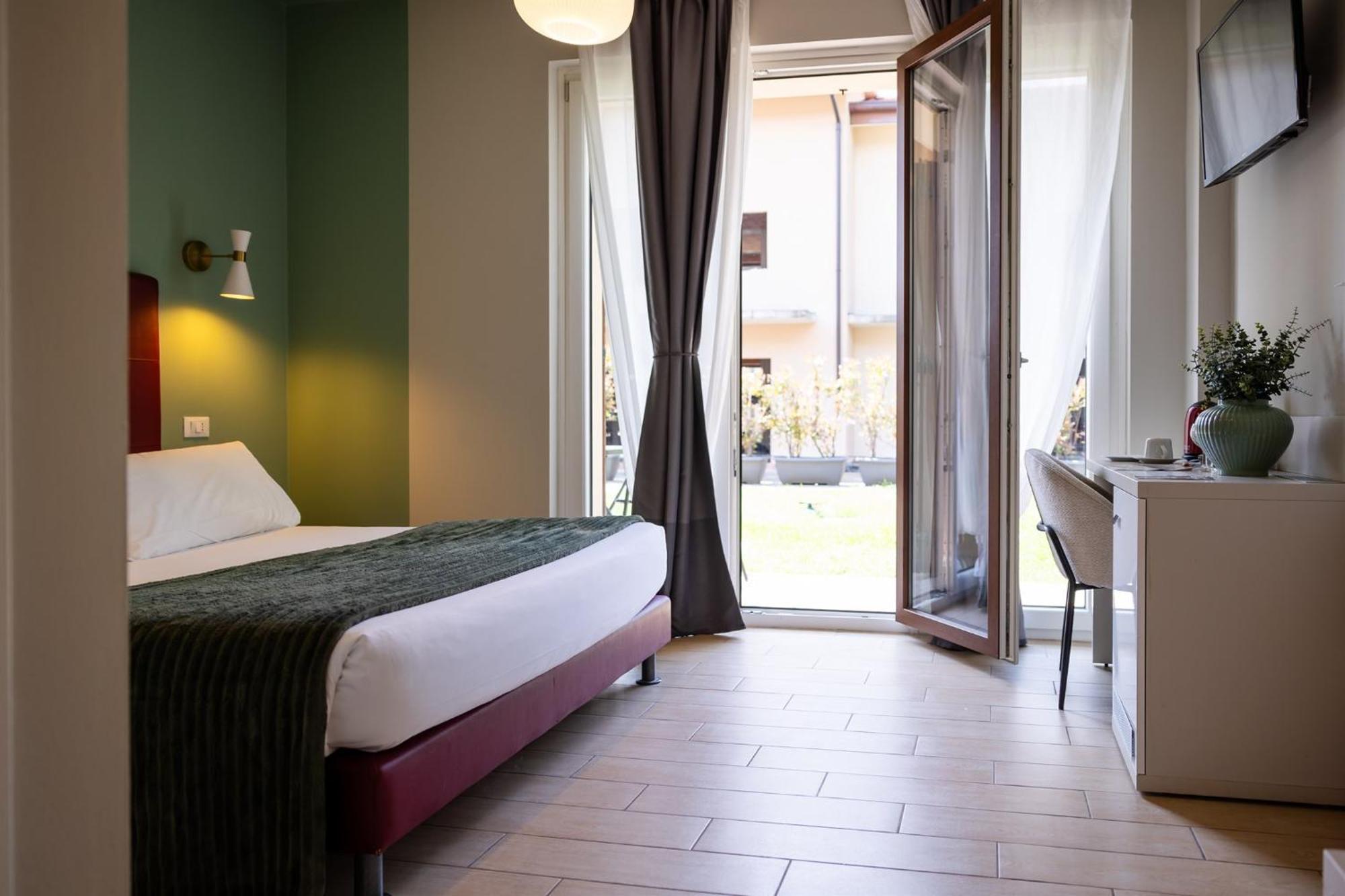 Double Room Private Bathroom