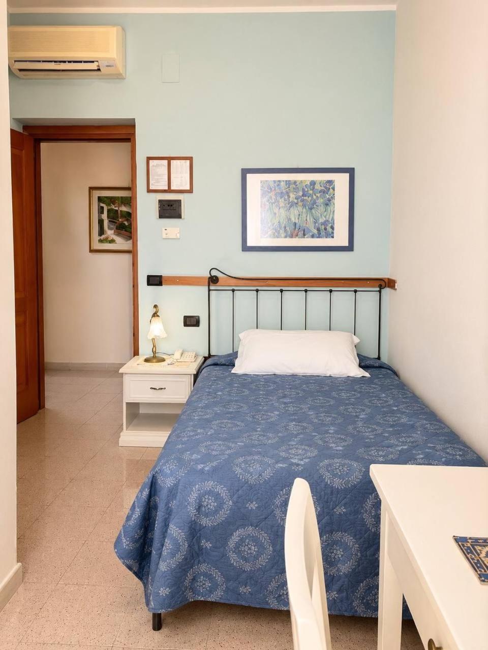 Single Room,1770556960:JPEG