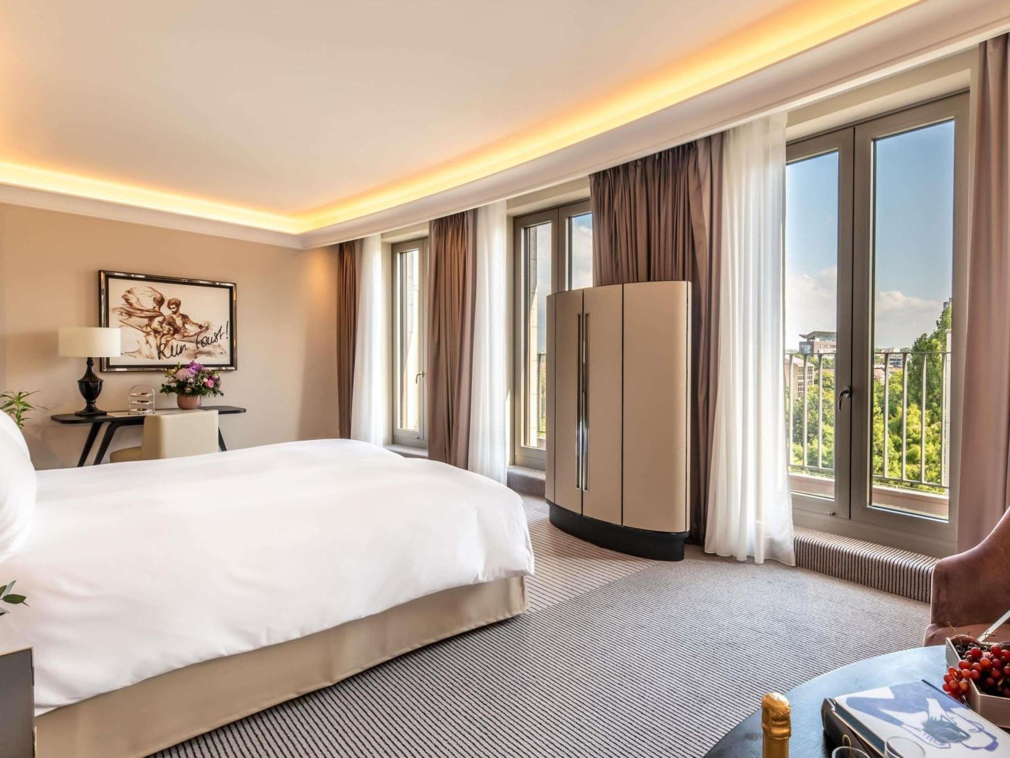 Junior Suite Two Single Beds
