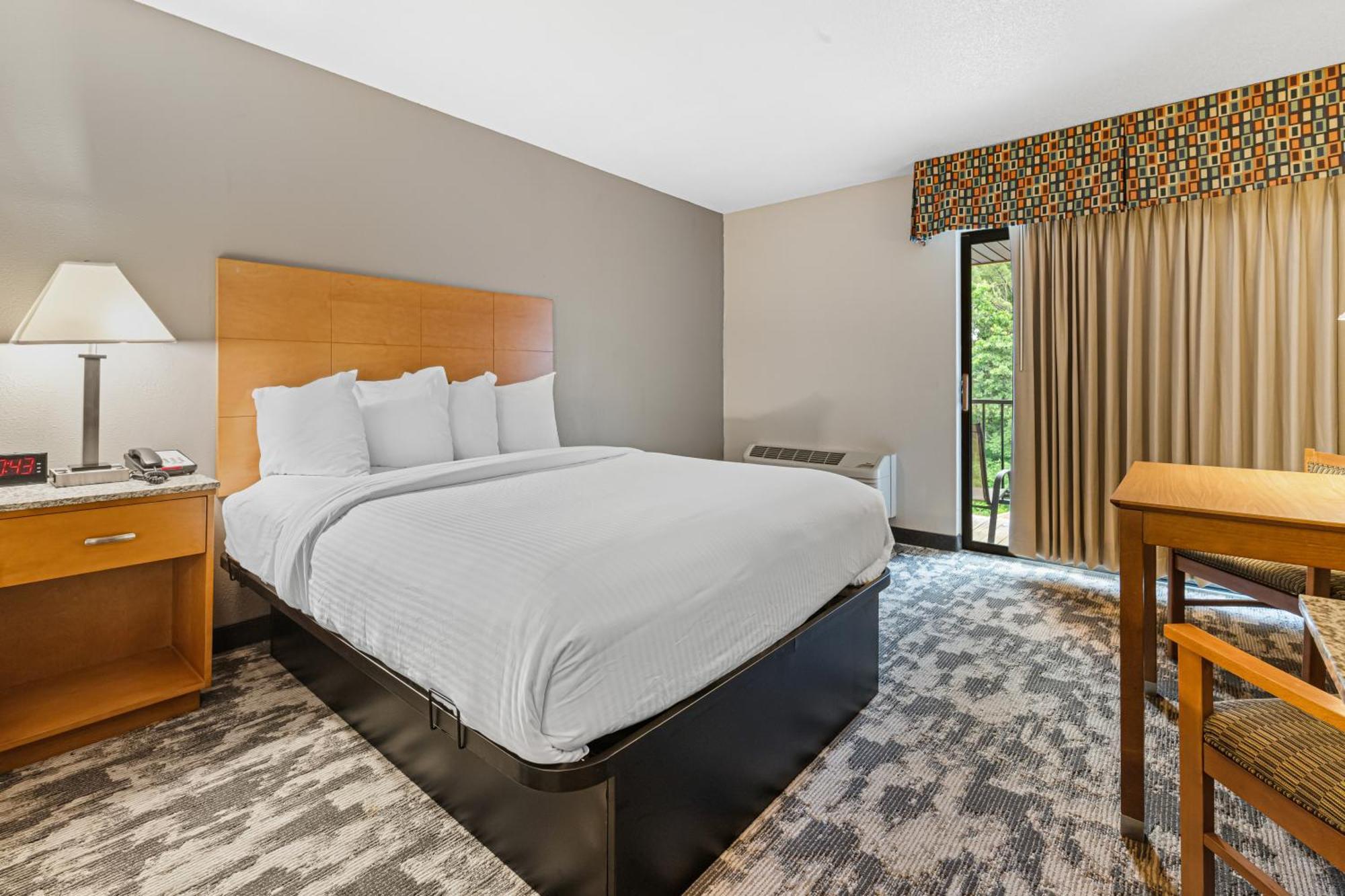 Queen Room Two Queen Beds Pool View