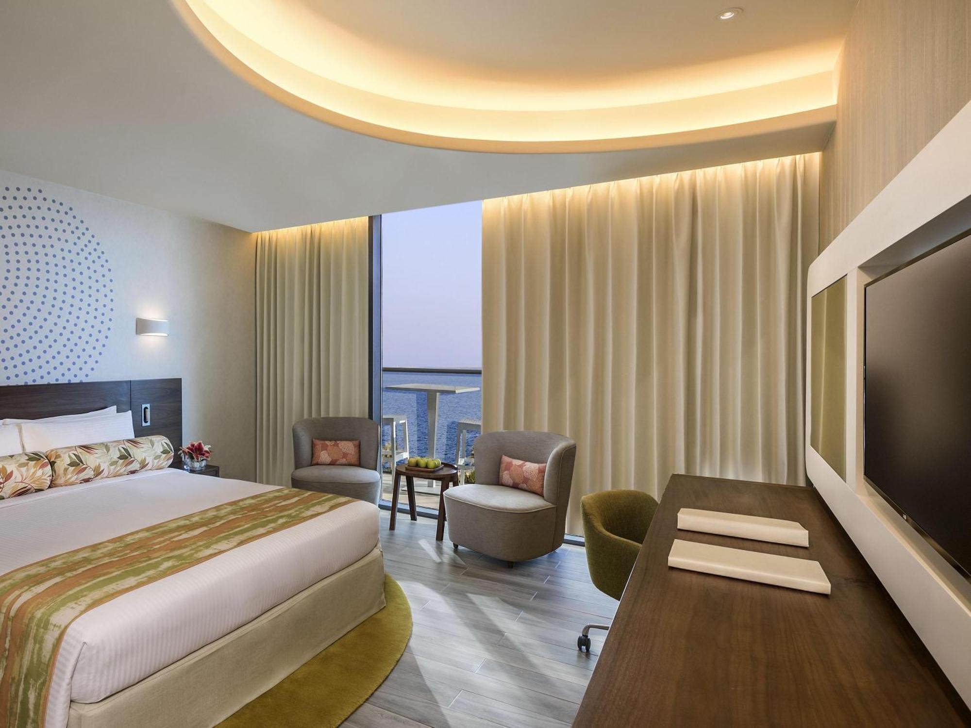 Deluxe Room Balcony Partial Sea View
