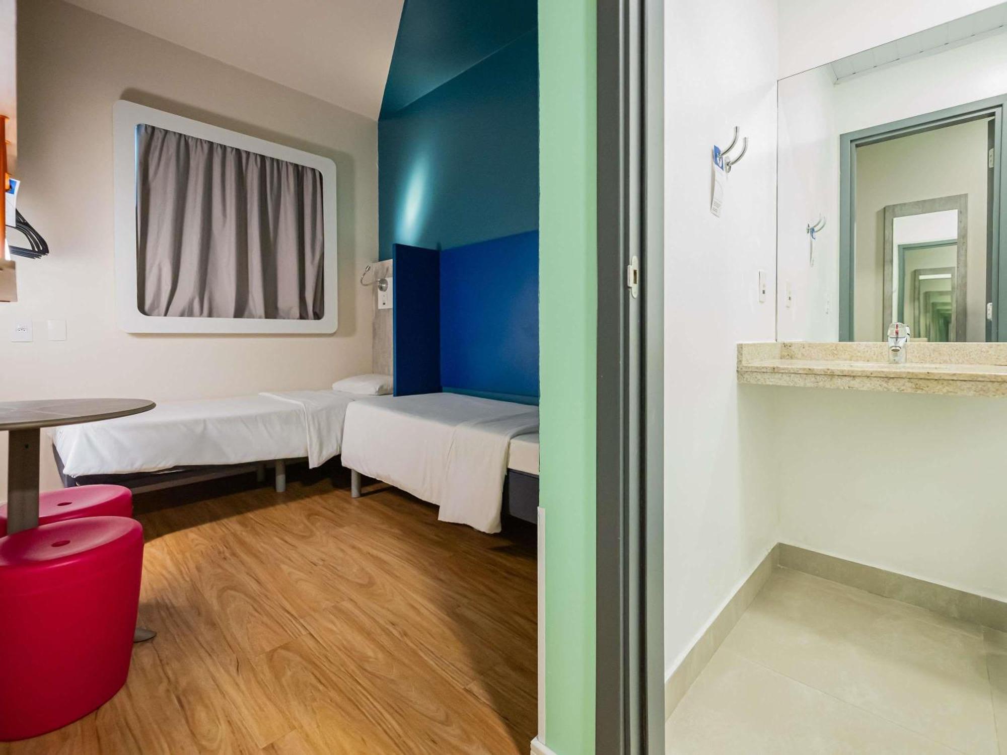 Apartment Twin Beds