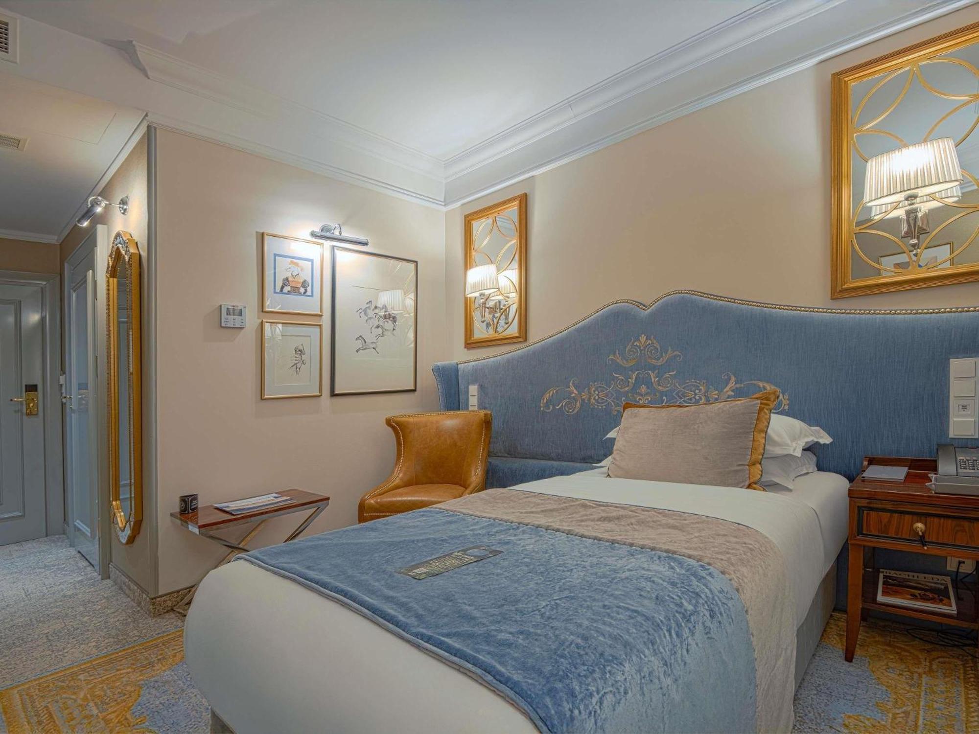 Deluxe Single Room