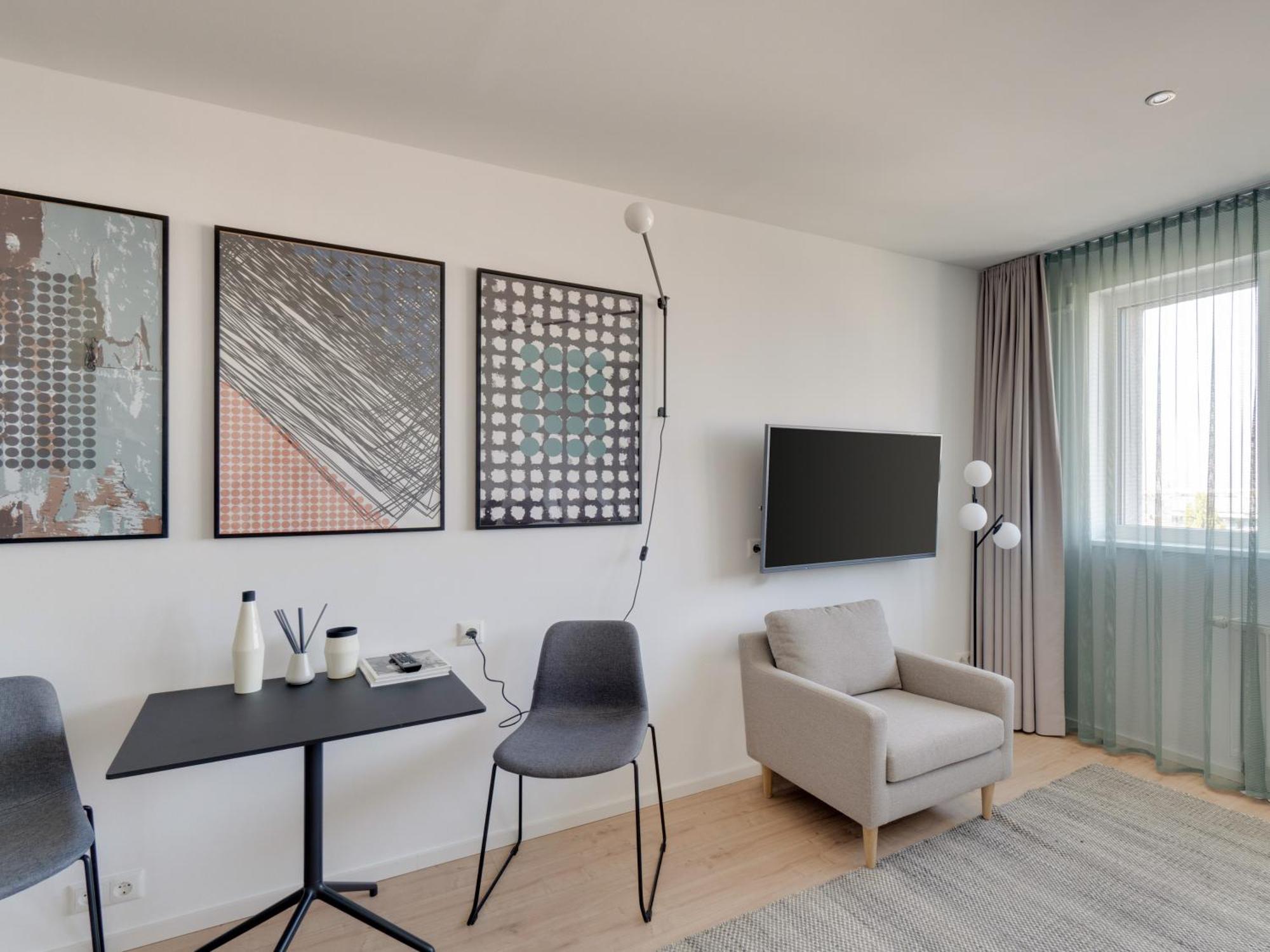 Suite L