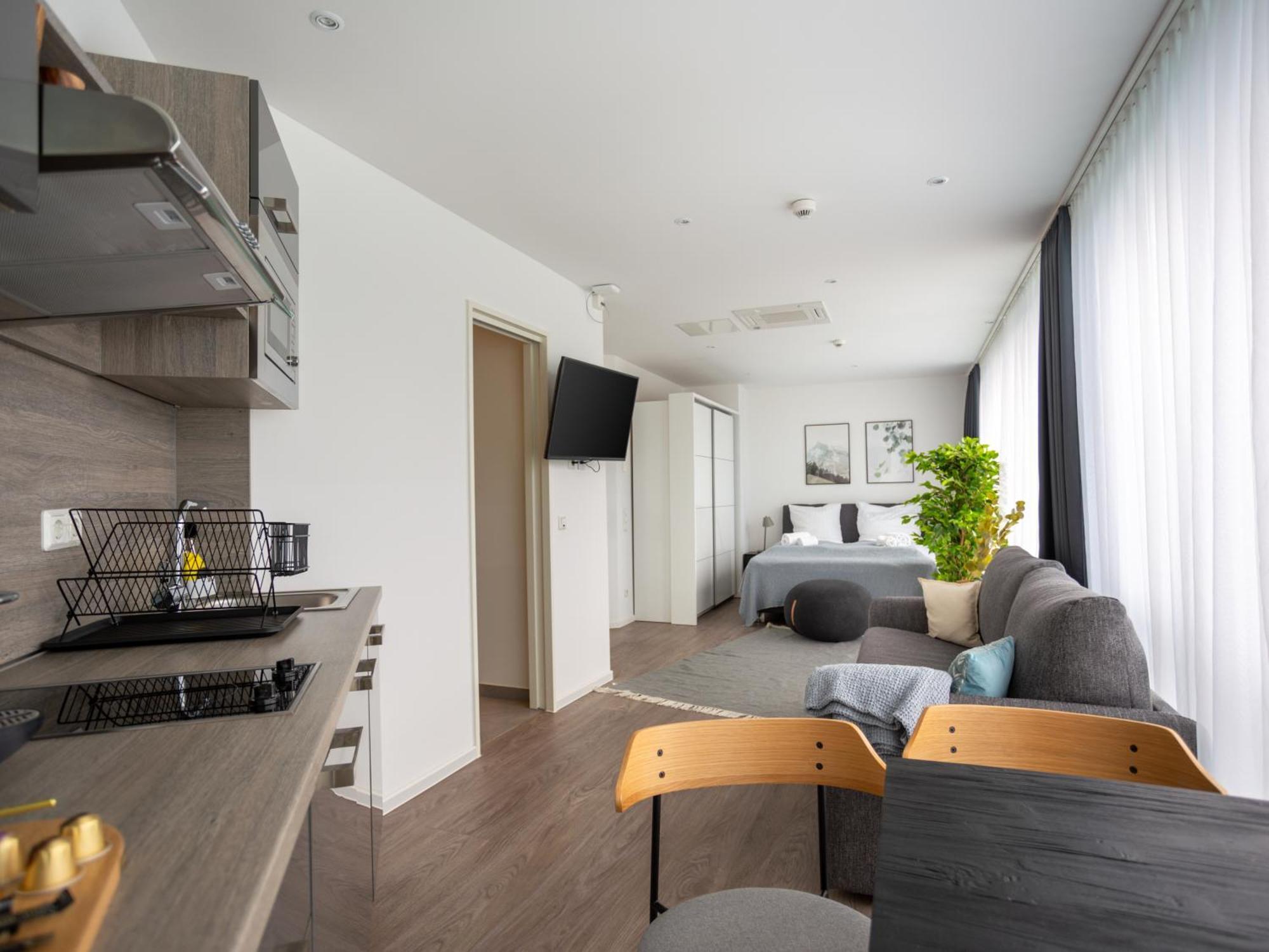 Suite XL Balcony & Sofa Bed Street View