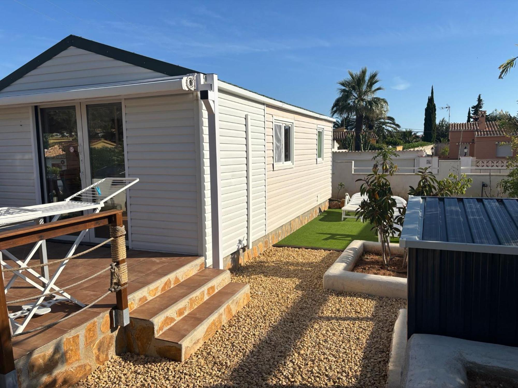 Bungalow Garden View,1770753754:JPEG