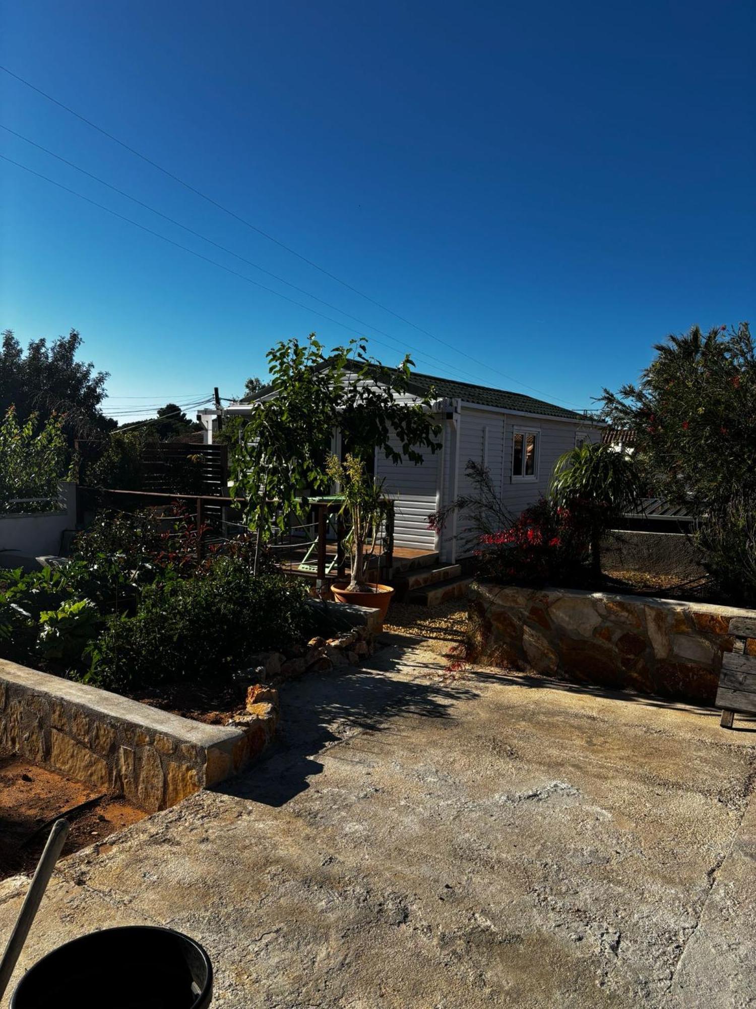 Bungalow Garden View