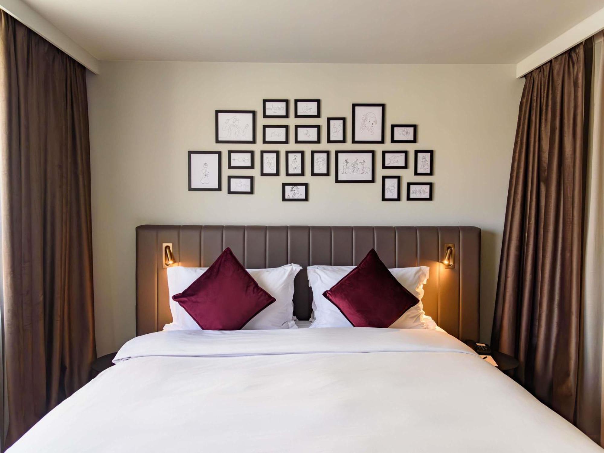 Maestro Suite King Bed