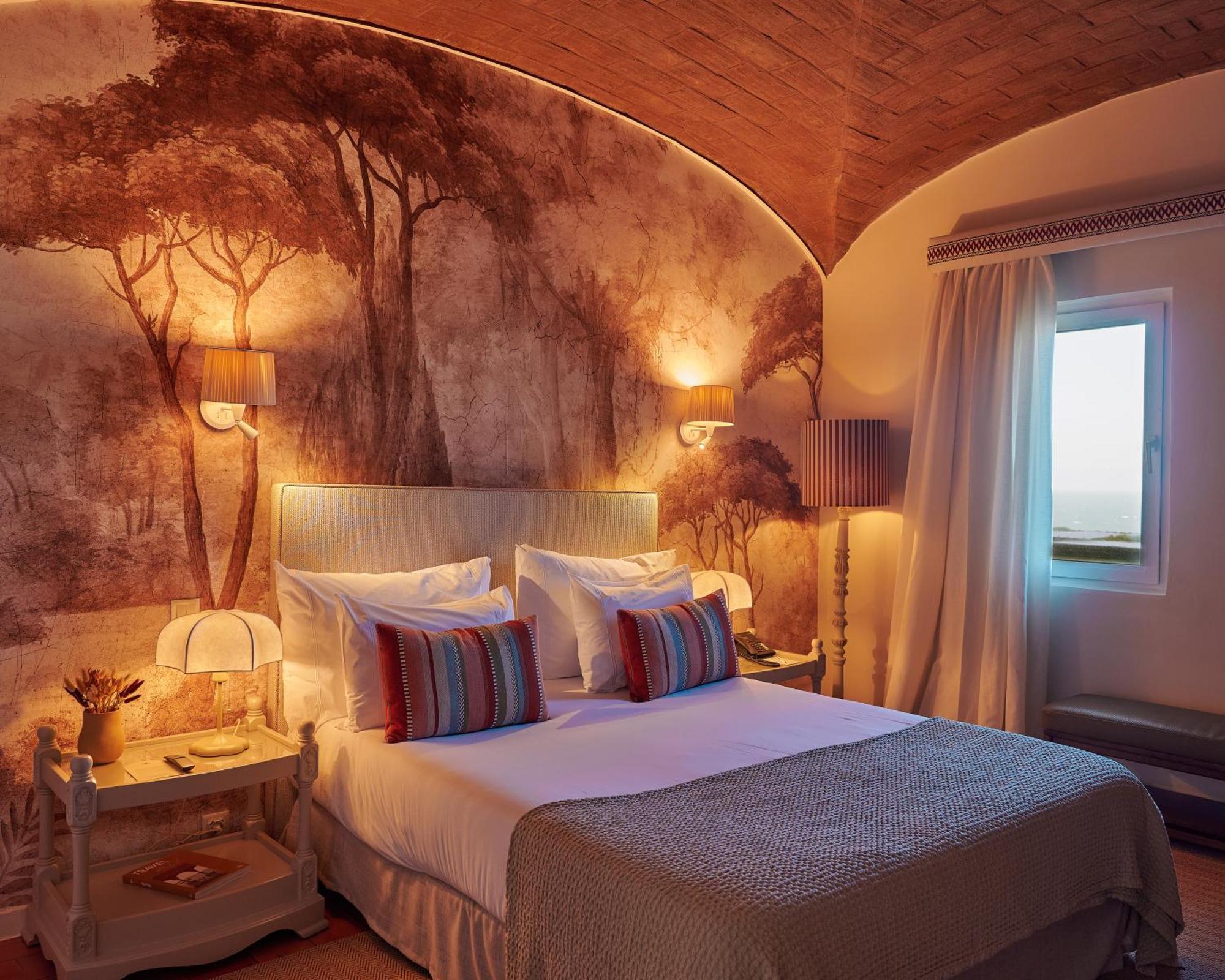 Classic Double or Twin Room Partial Beach View