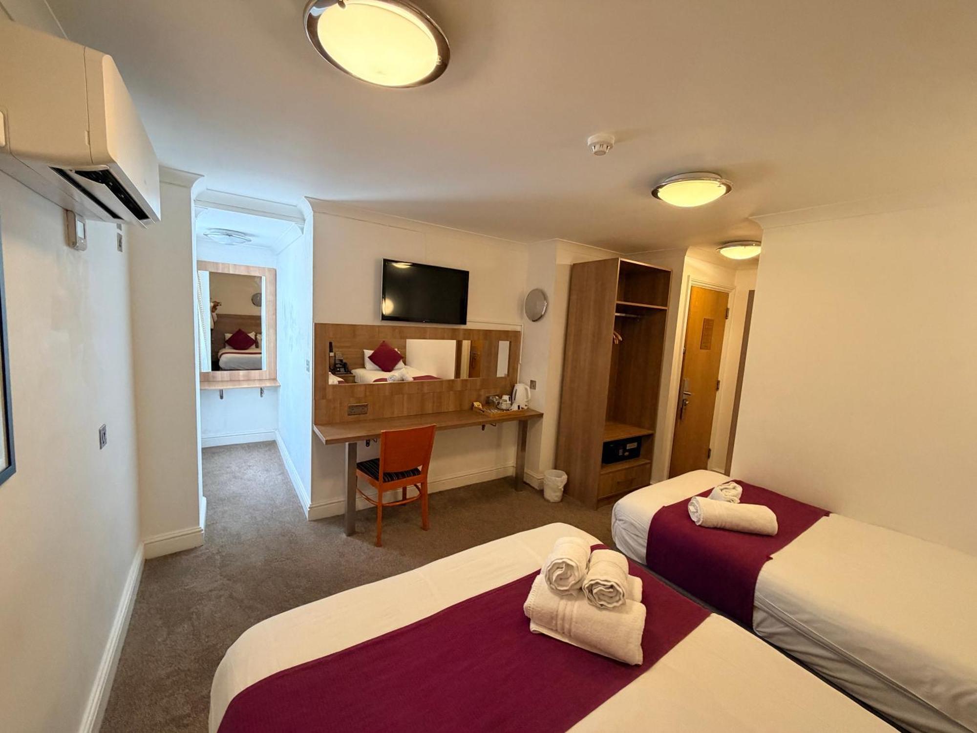 Deluxe Triple Room