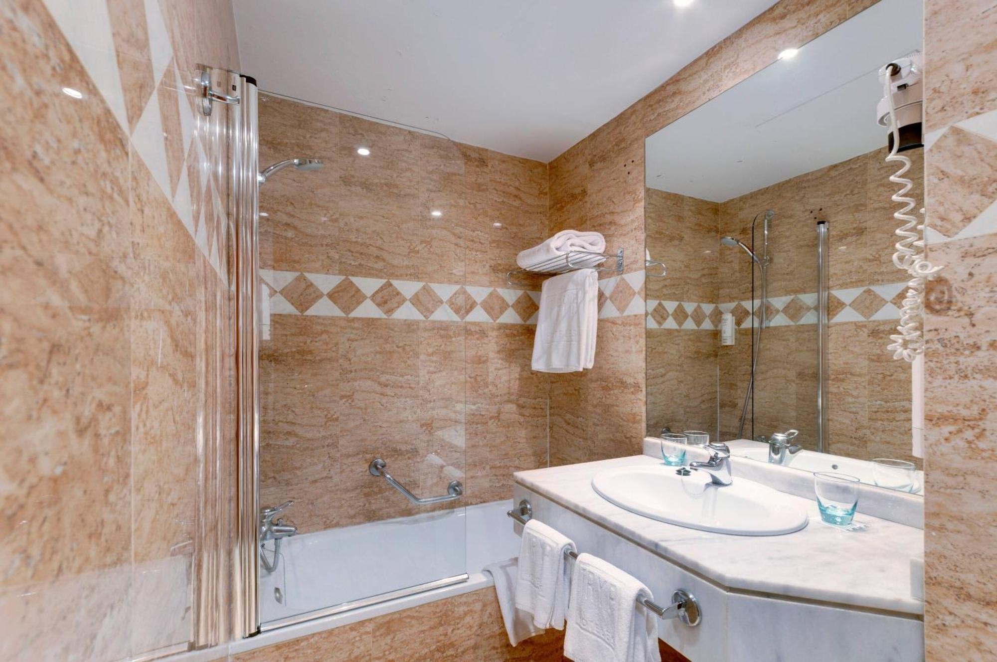 Triple Room,1770835963:JPEG