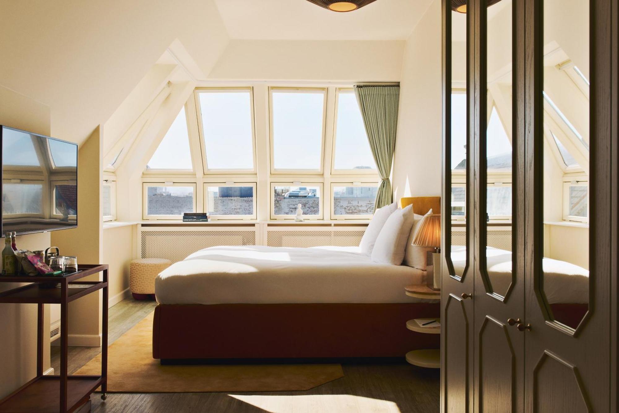 Junior Suite,1770841189:JPEG