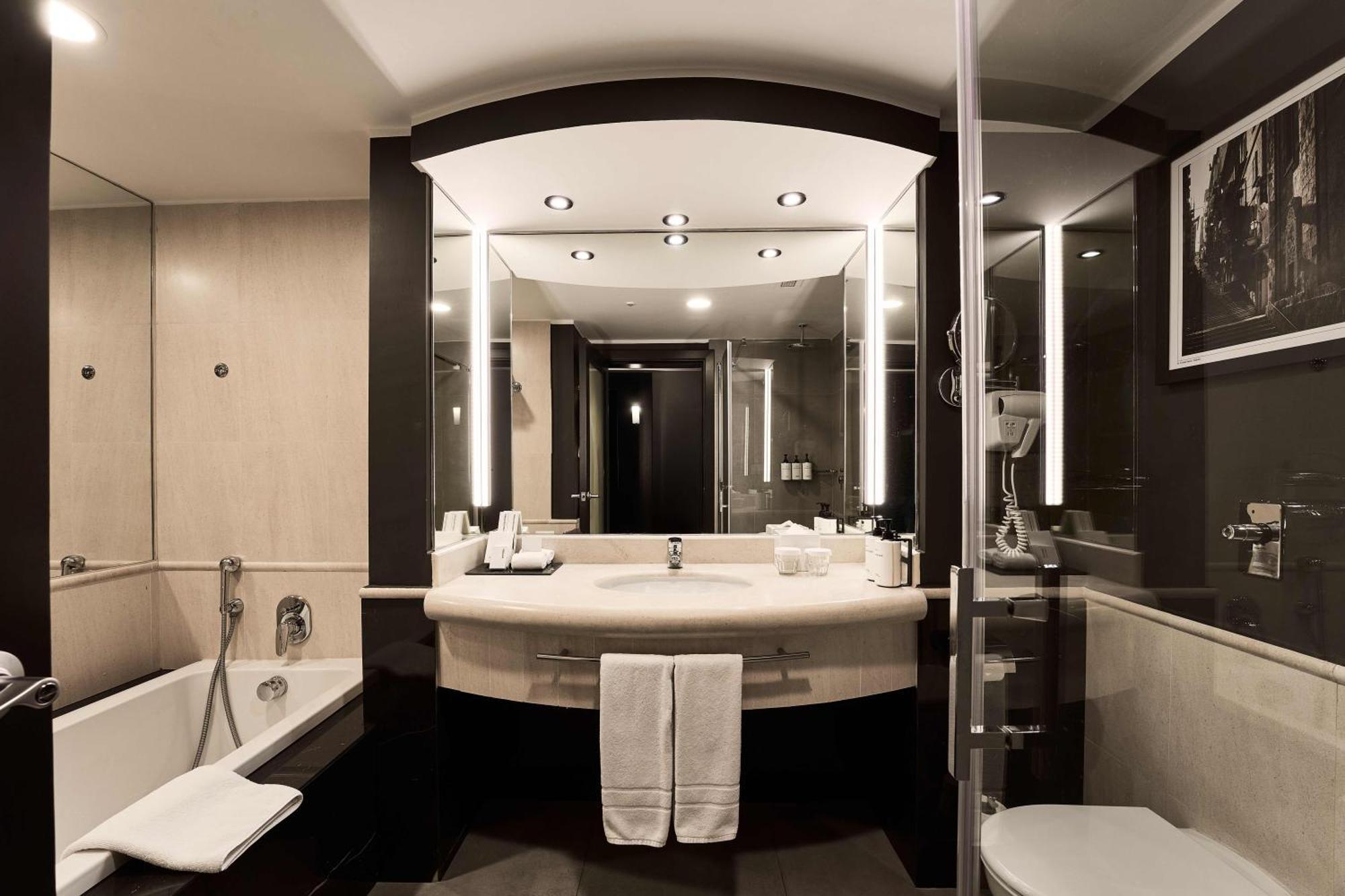 Premium King Room City View Opal Lounge Access