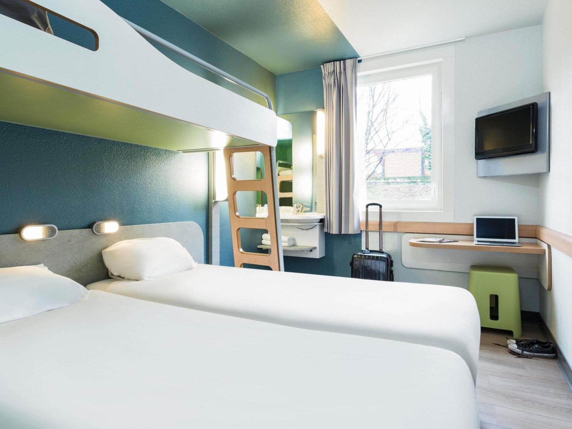 Triple Room Three Single Beds