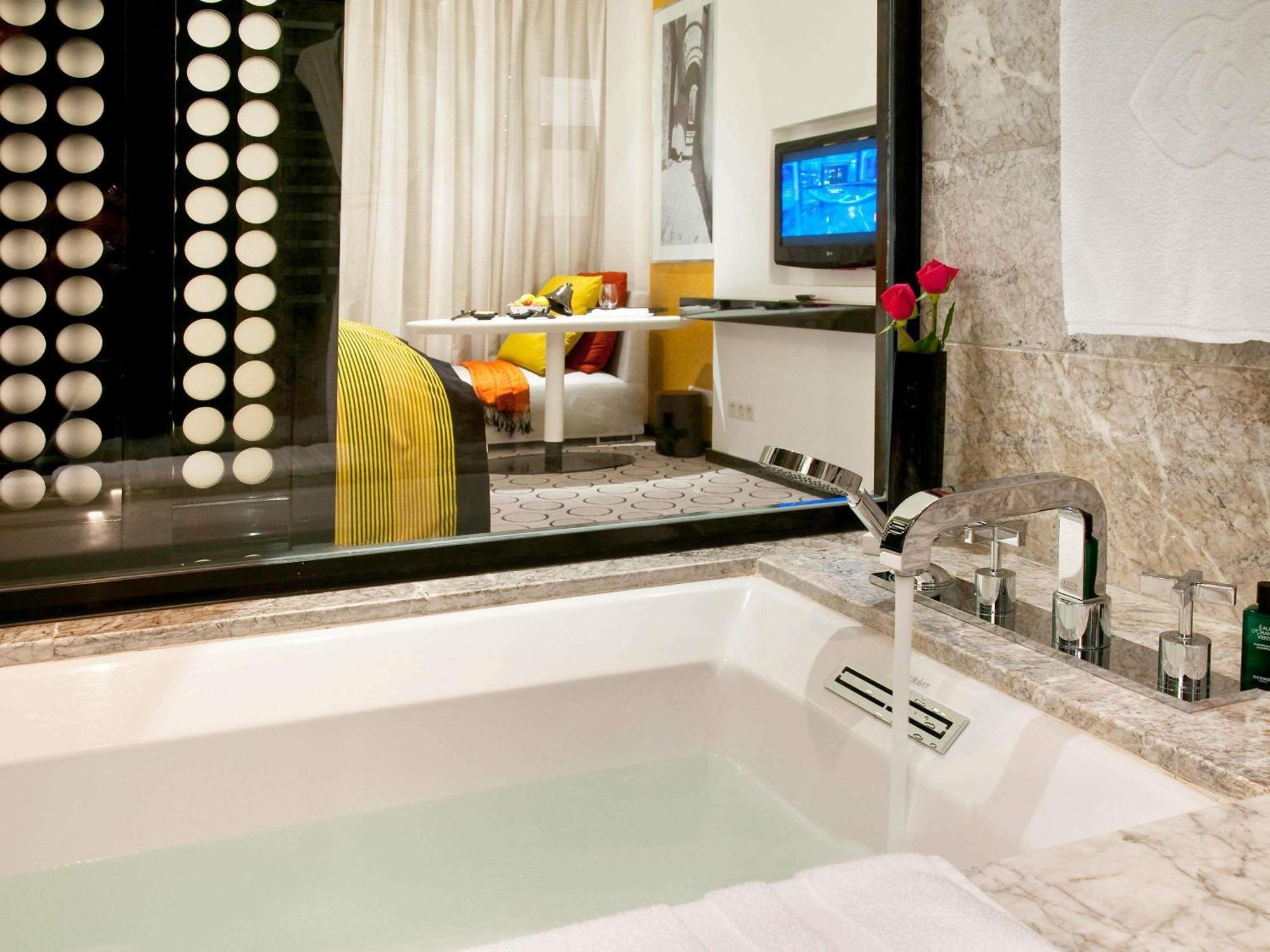 Superior Room King-size Bed