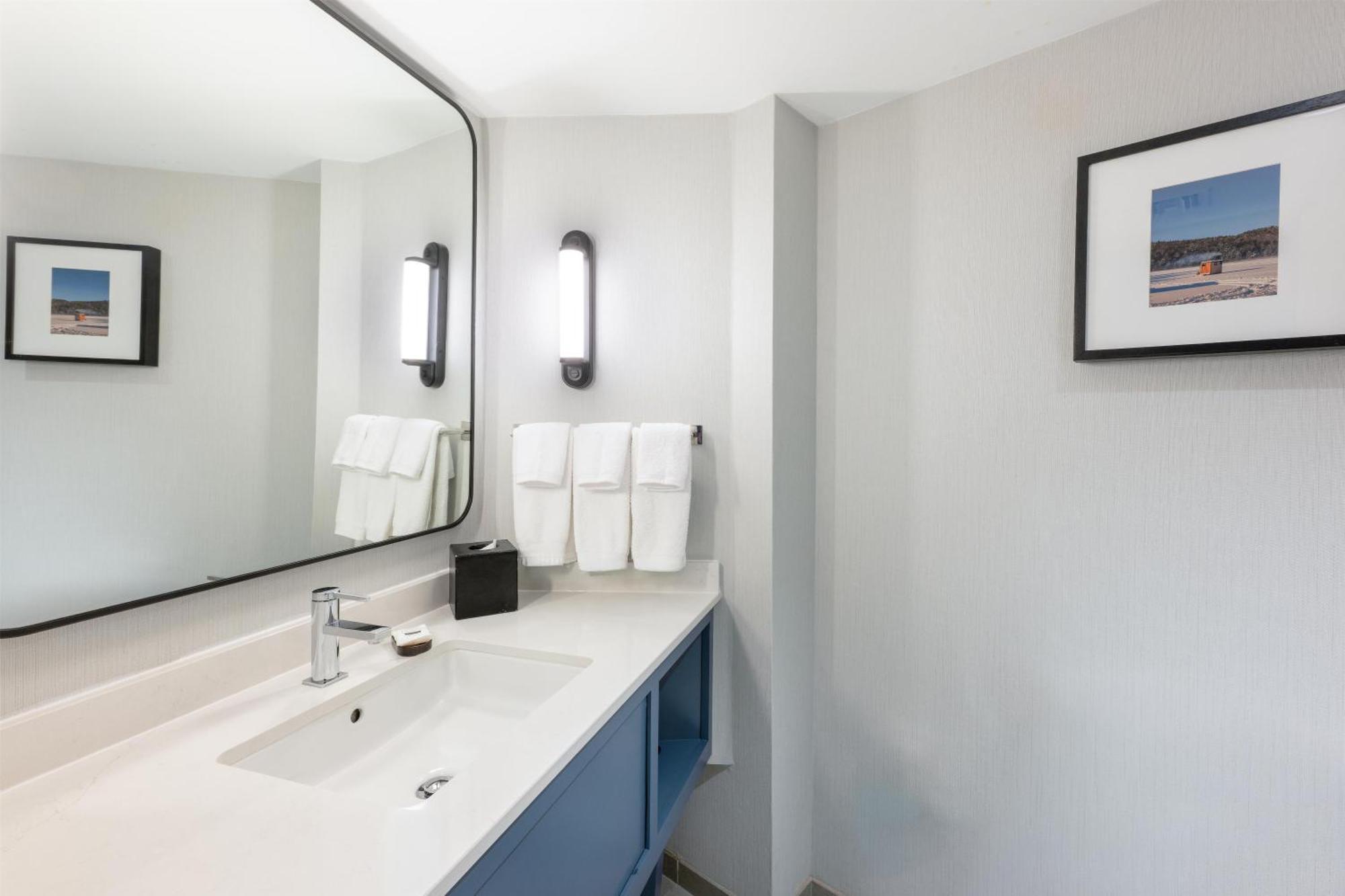 Deluxe Suite,1770880668:JPEG