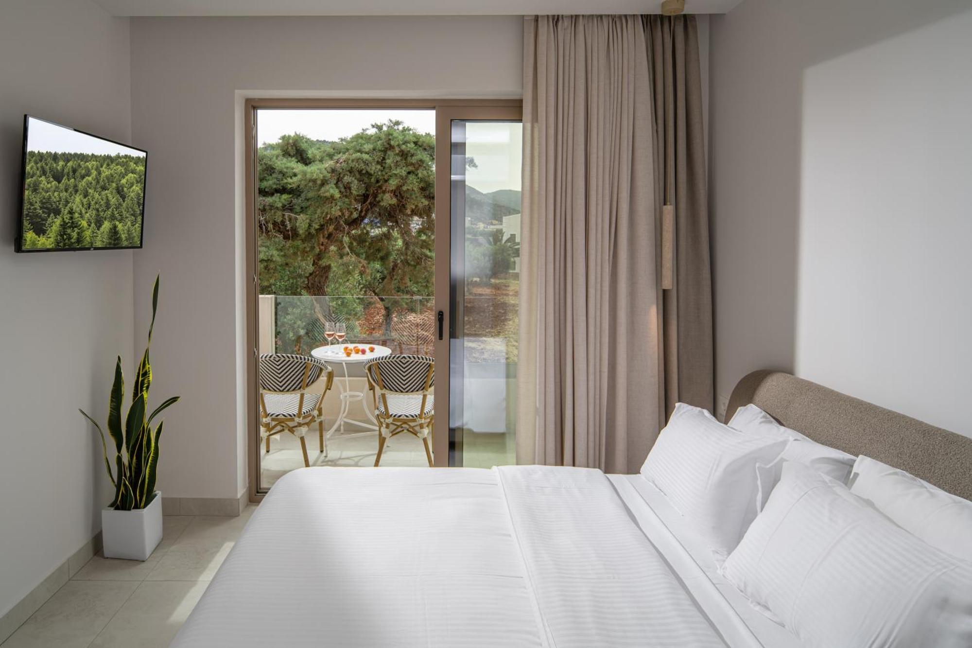 Executive Suite Garden View