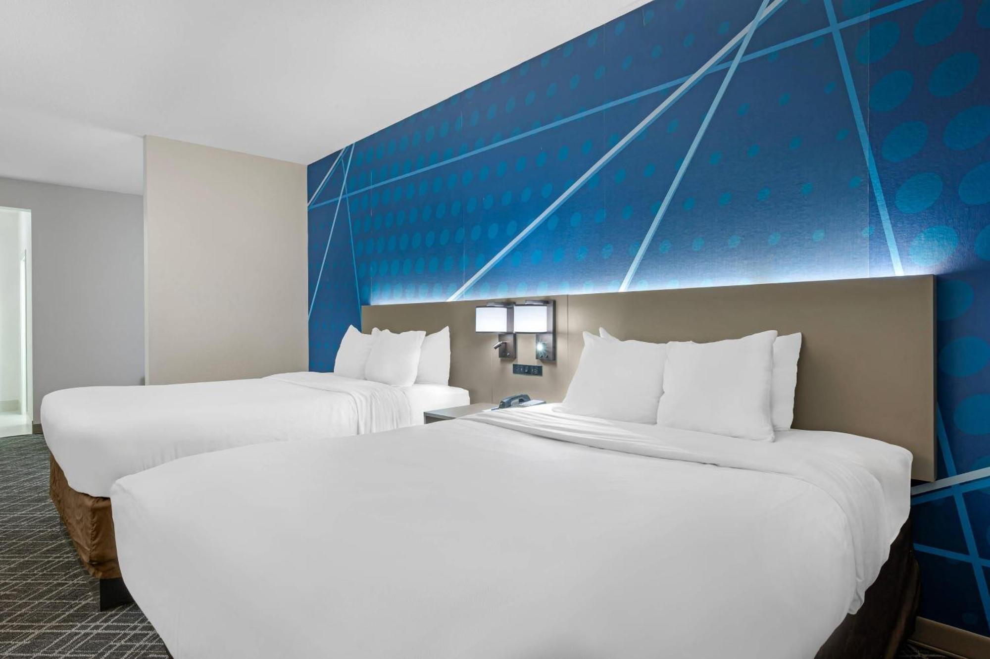 Queen Suite Two Queen Beds Non-Smoking