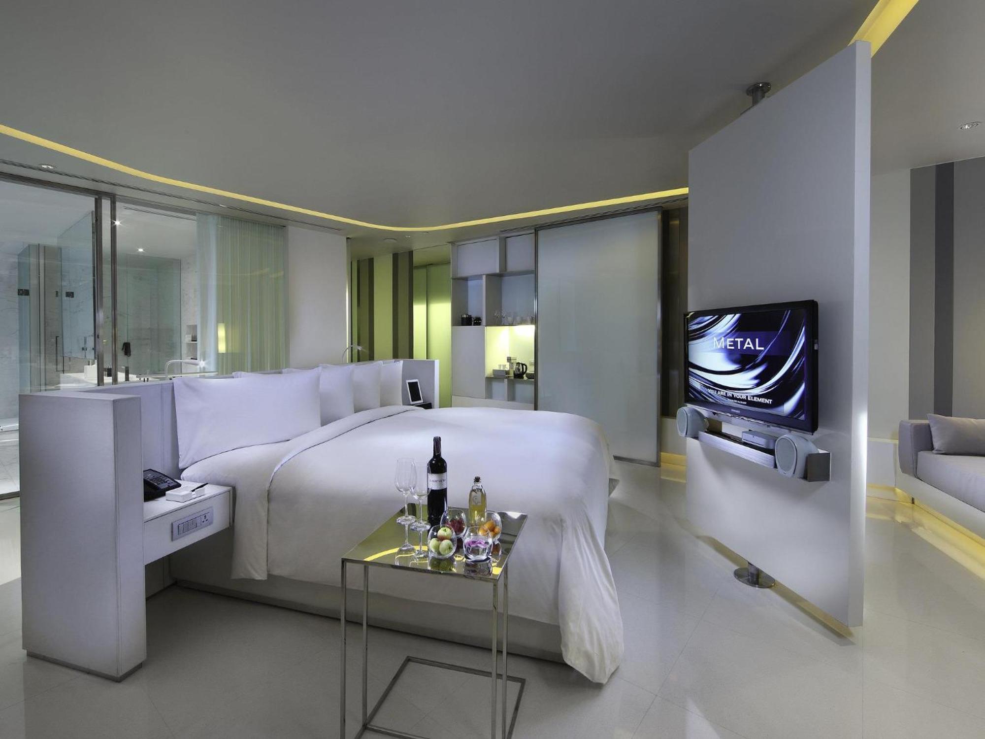 SO King Studio Room Skyline City View Club Signature Benefits,1771563123:JPEG